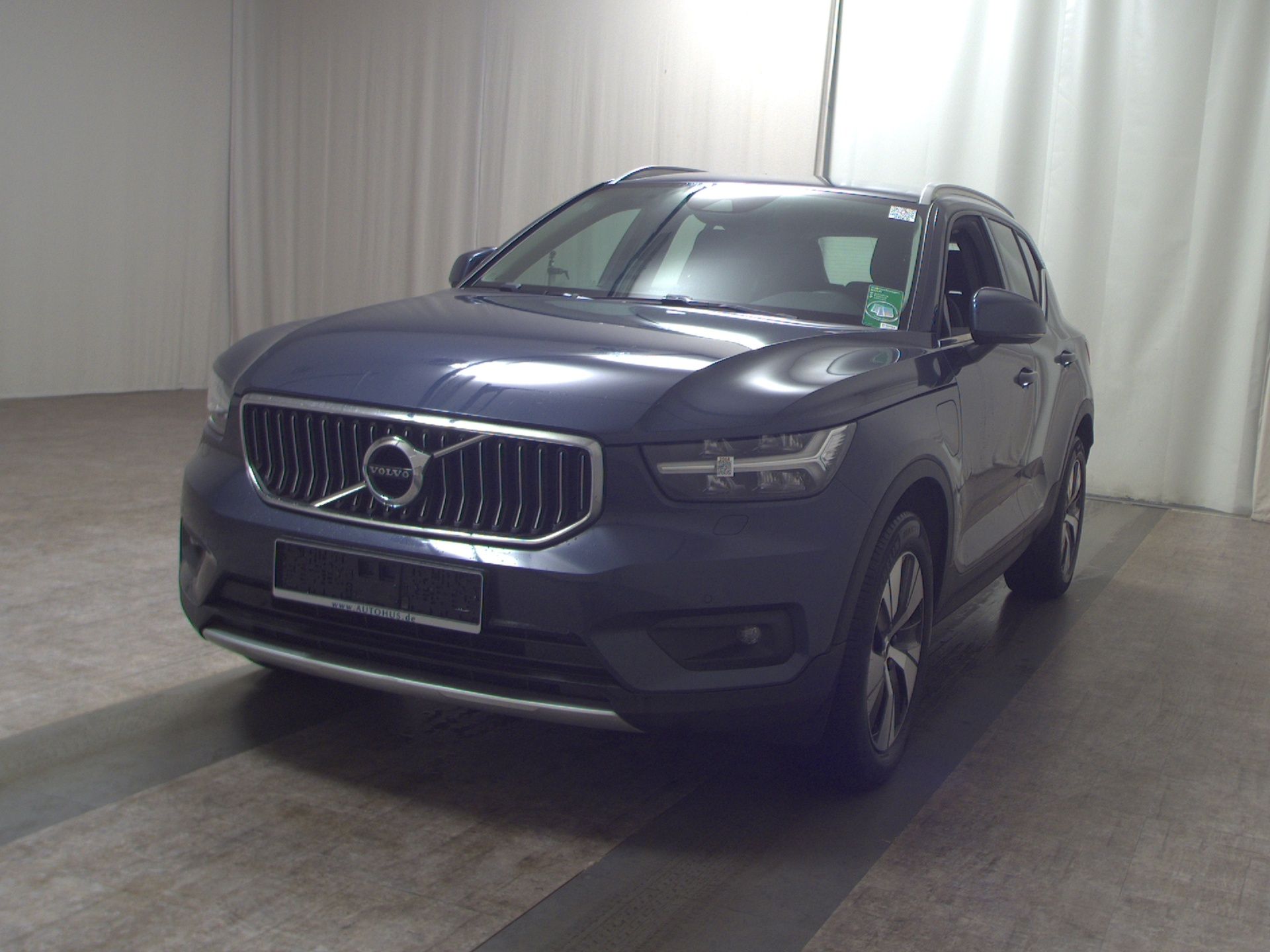 Volvo XC40 T4 Recharge Momentum Leder Navi H-K RfK AHK 2