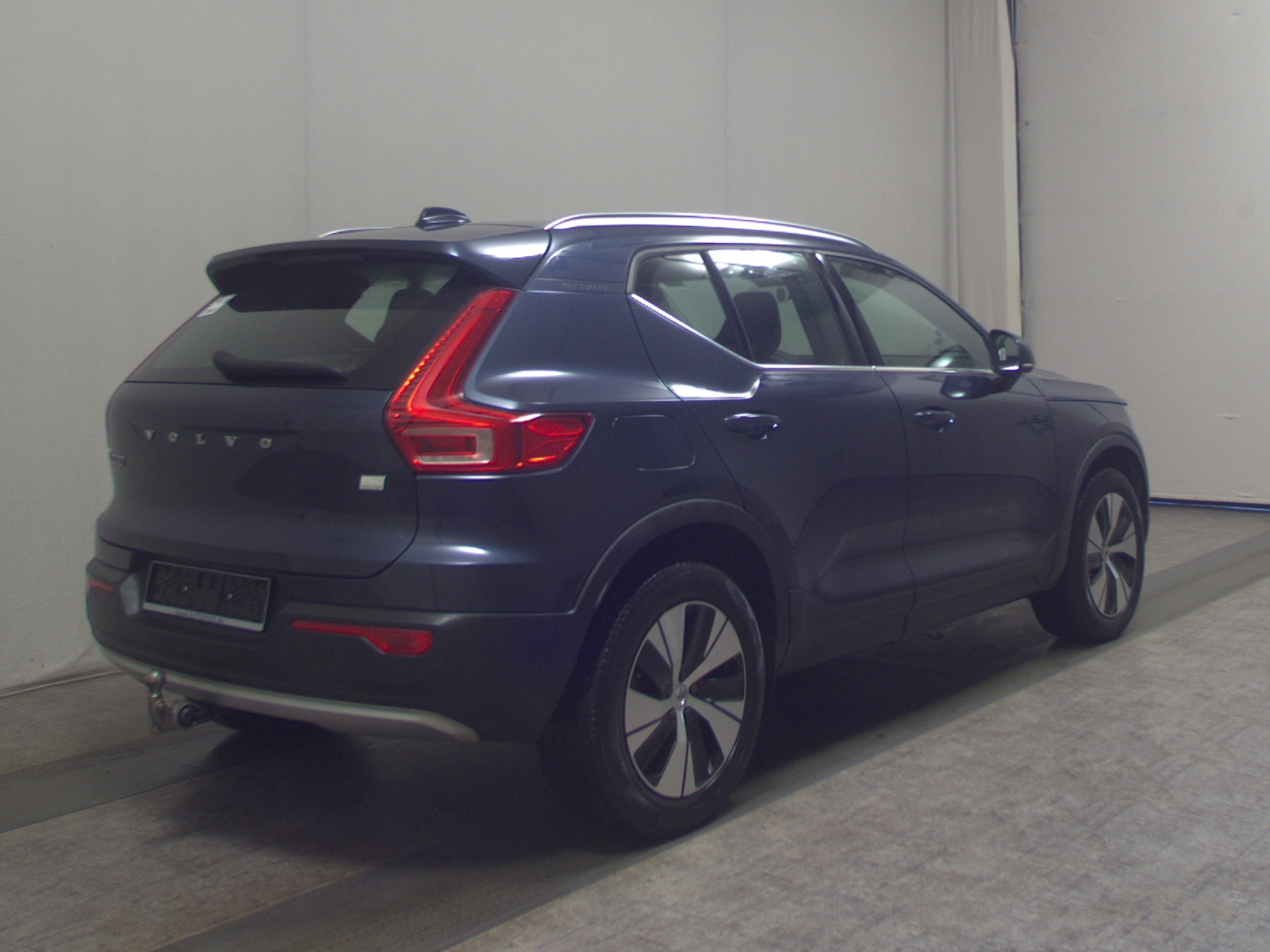 Volvo XC40 T4 Recharge Momentum Leder Navi H-K RfK AHK 4