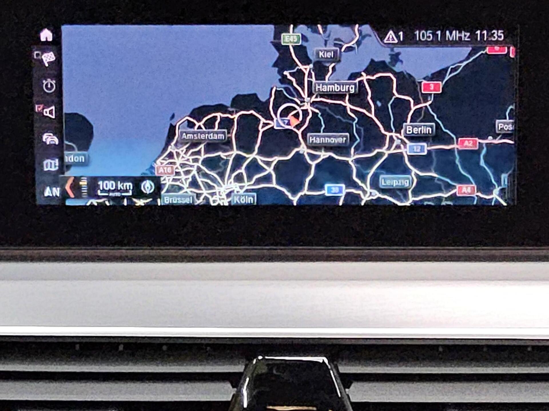 BMW 520dA Touring Sport-Line Navi LED HiFi Pano DA+ 7