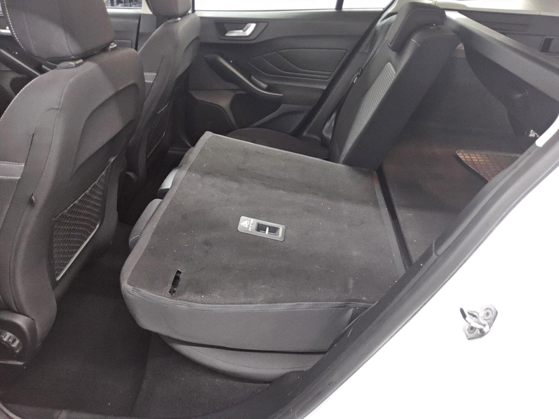 Ford Focus Turnier 1.5 EB Cool&Connect Navi RFK LED 12