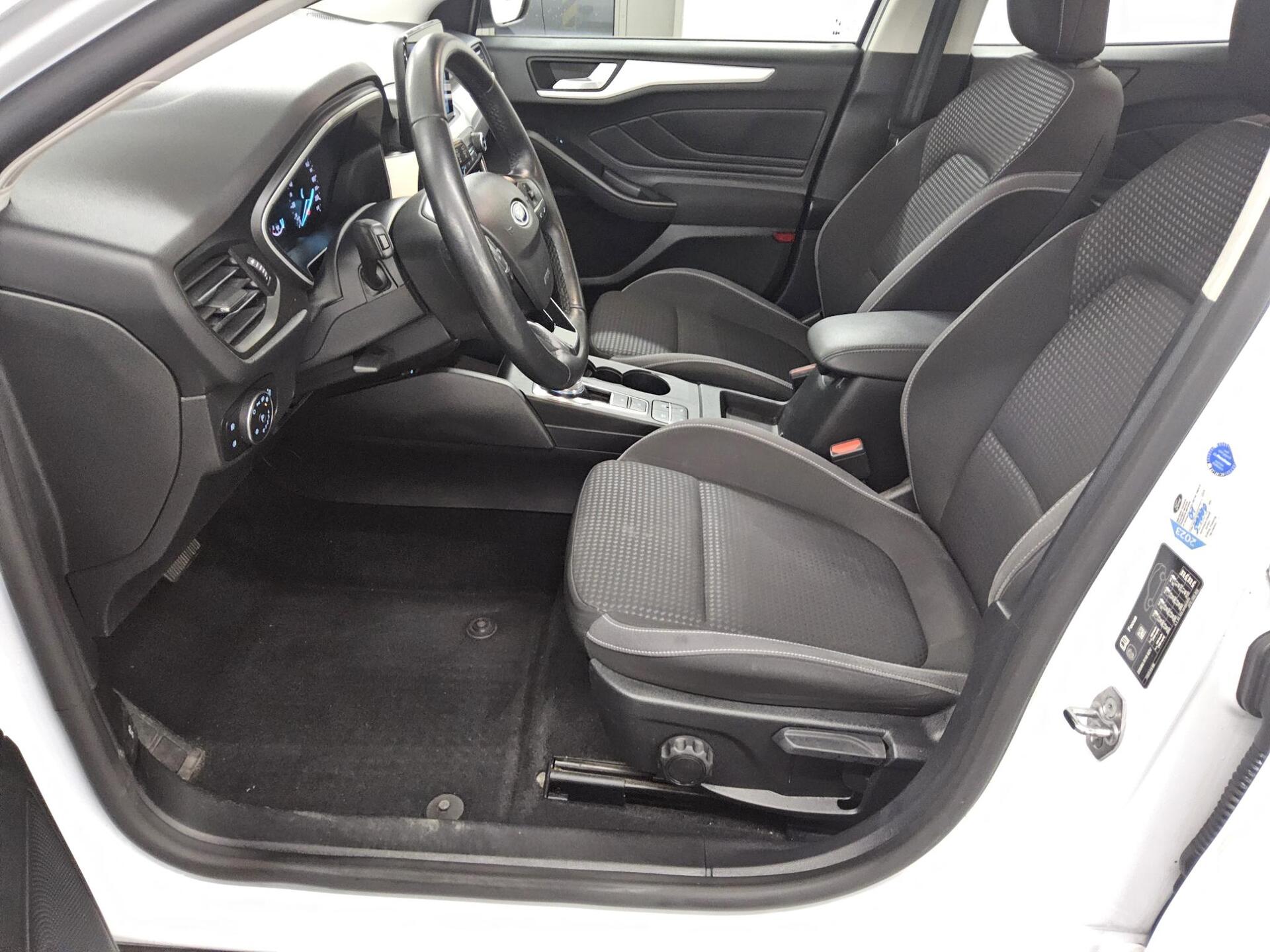 Ford Focus Turnier 1.5 EB Cool&Connect Navi RFK LED 8