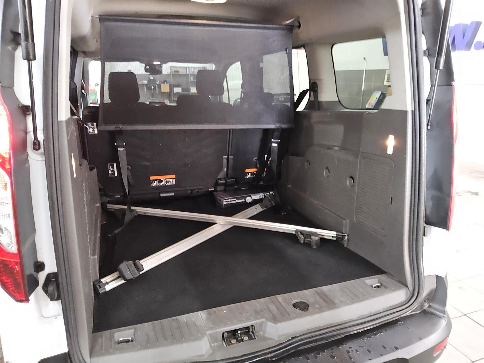 Ford Grand Tourneo Connect 1.5 EB Trend Navi RfK AHK 11