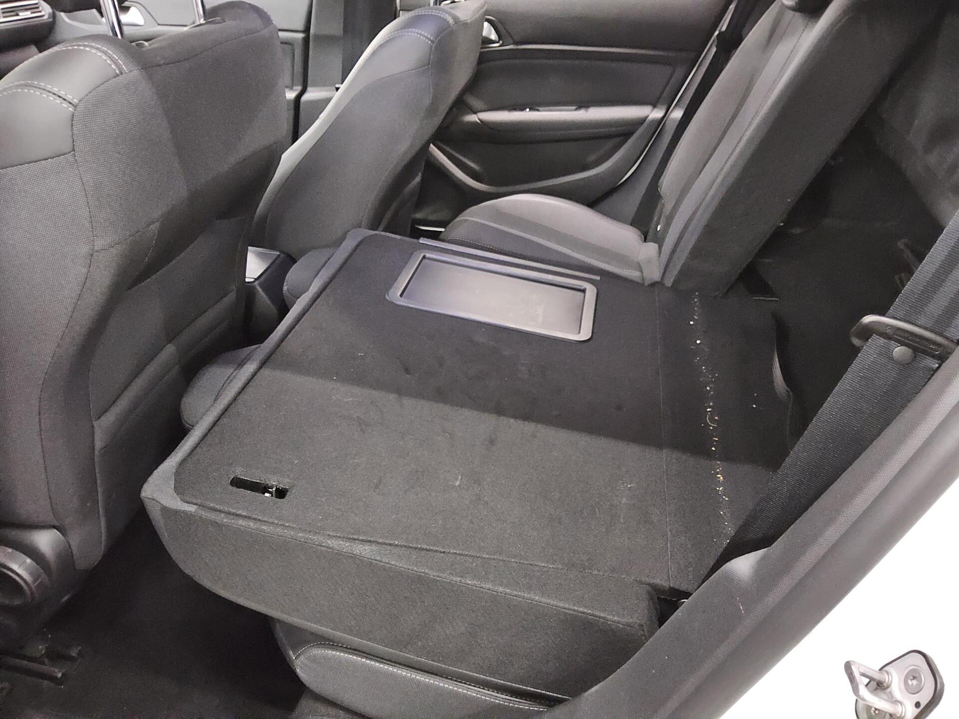 Peugeot 308 1.5 BlueHDI Allure T-Leder Navi LED RFK Shz 11