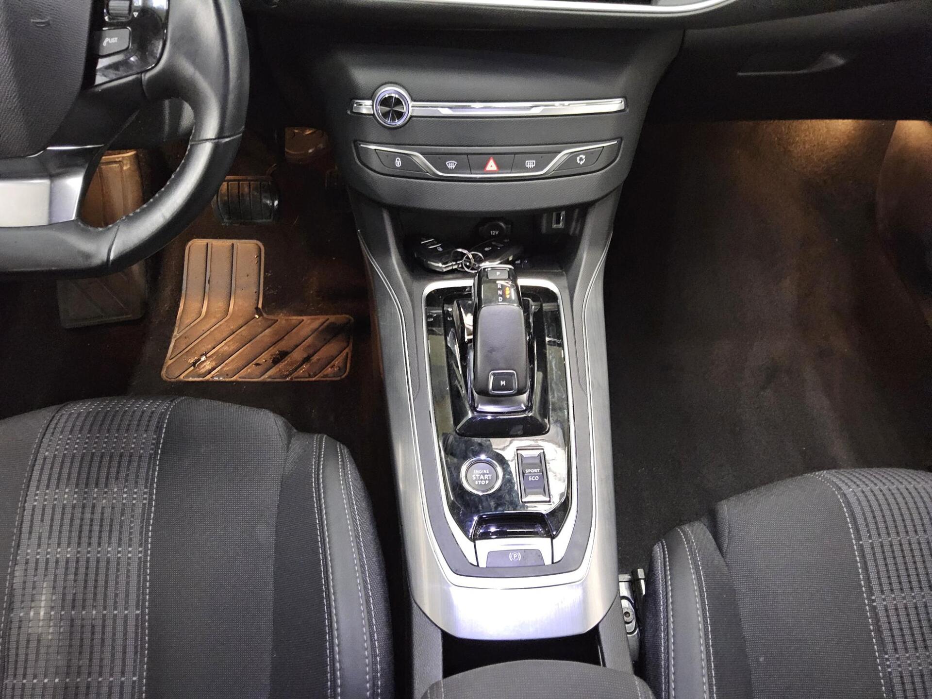 Peugeot 308 1.5 BlueHDI Allure T-Leder Navi LED RFK Shz 6