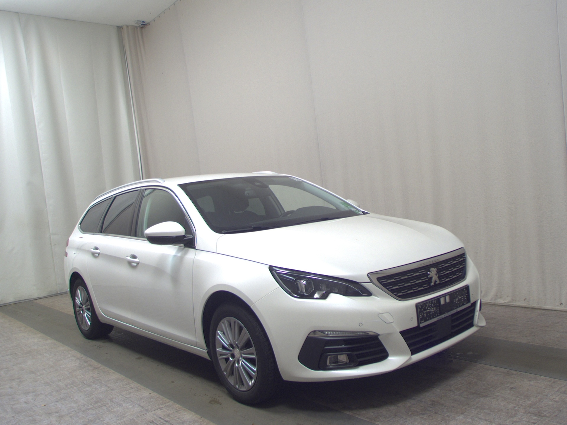 Peugeot 308 1.5 BlueHDI Allure T-Leder Navi LED RFK Shz 3
