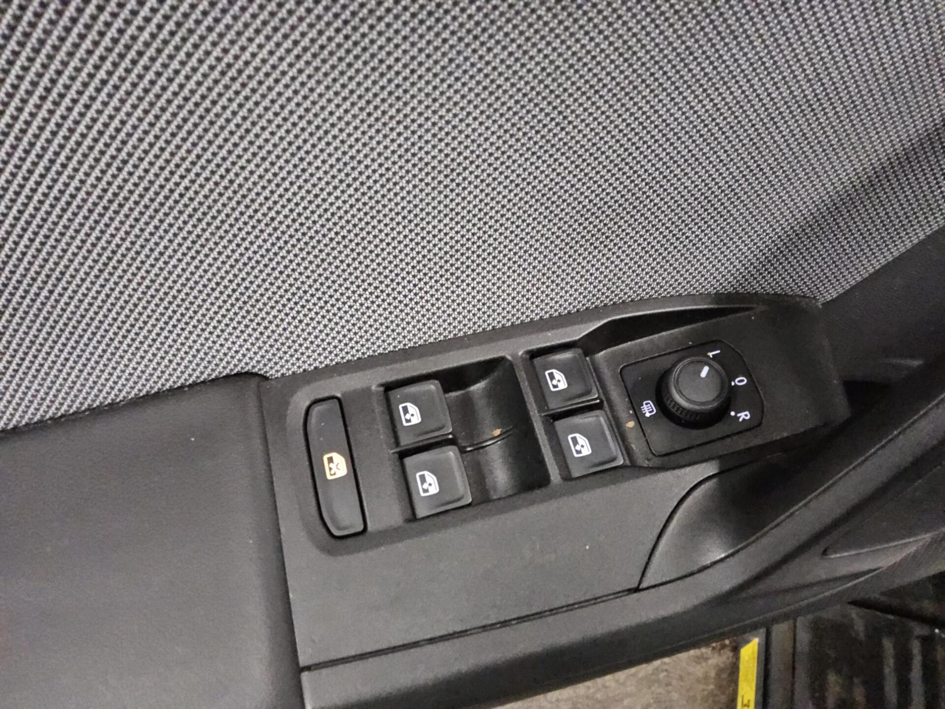 Seat Leon Sportstourer 2.0 TDI Style Navi vc LED 9