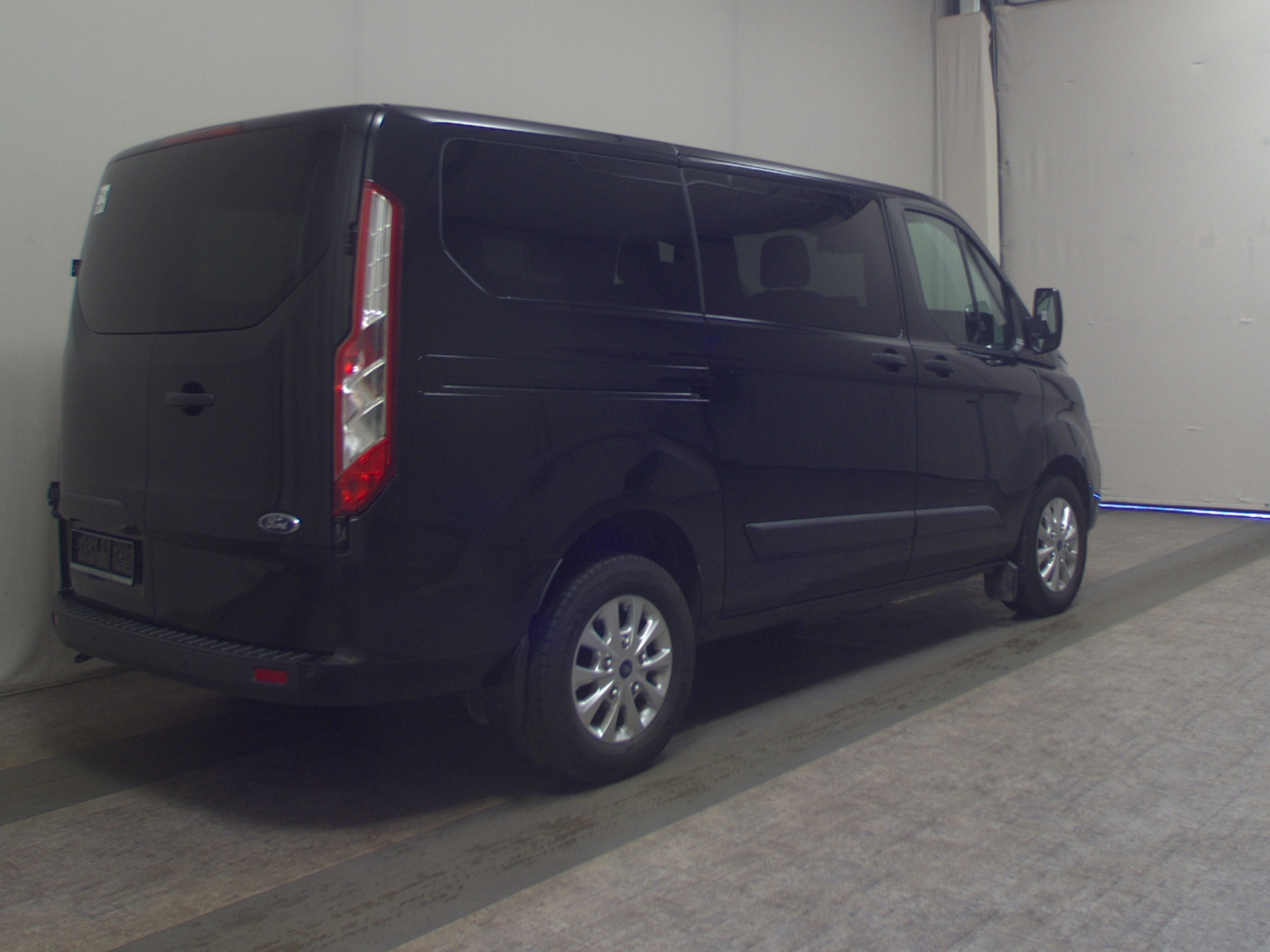 Ford Transit Custom 2.0 TDCi Trend L1 5-Sitze Navi 4