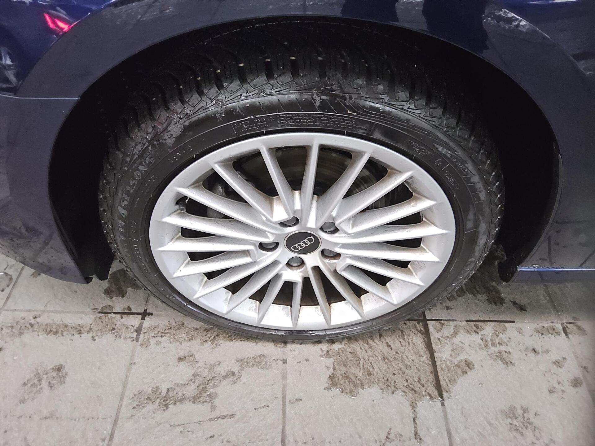 Audi A3 Lim. 35 TDI advanced Navi LED vc AHK ACC SHZ 11