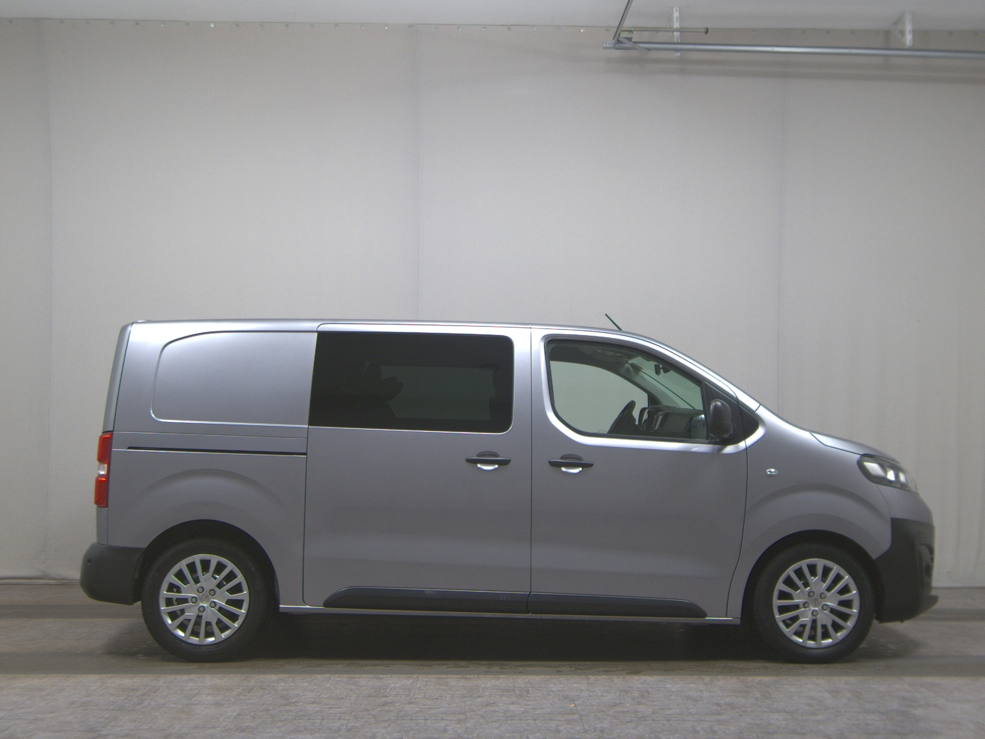 Opel Vivaro 2.0 CDTI L2 5-Sitze Navi RFK StHzg PDC
