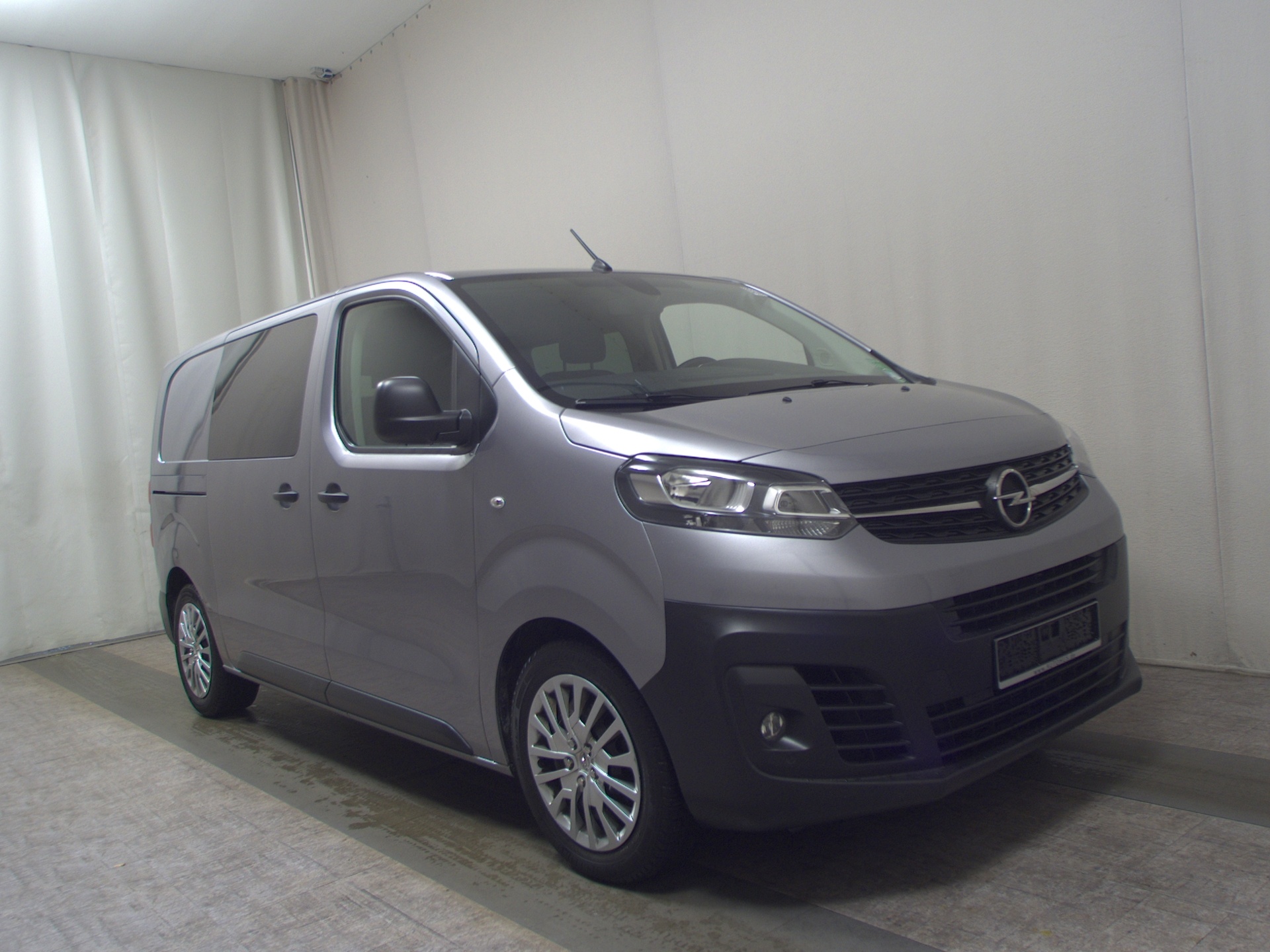 Opel Vivaro 2.0 CDTI L2 5-Sitze Navi RFK StHzg PDC 3