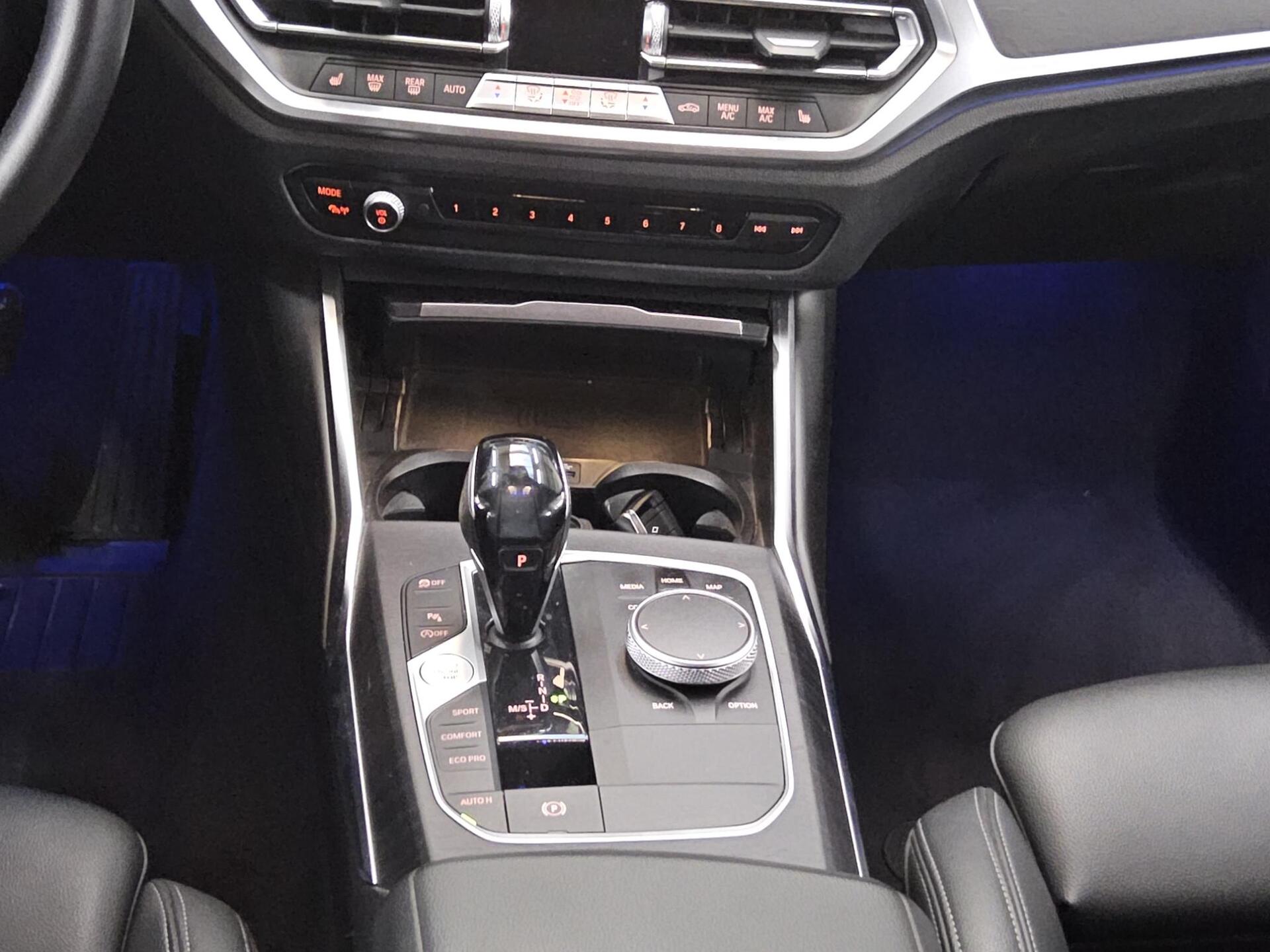 BMW 320iA Touring Sport-Line T-Leder Navi LED LC-Pro 6