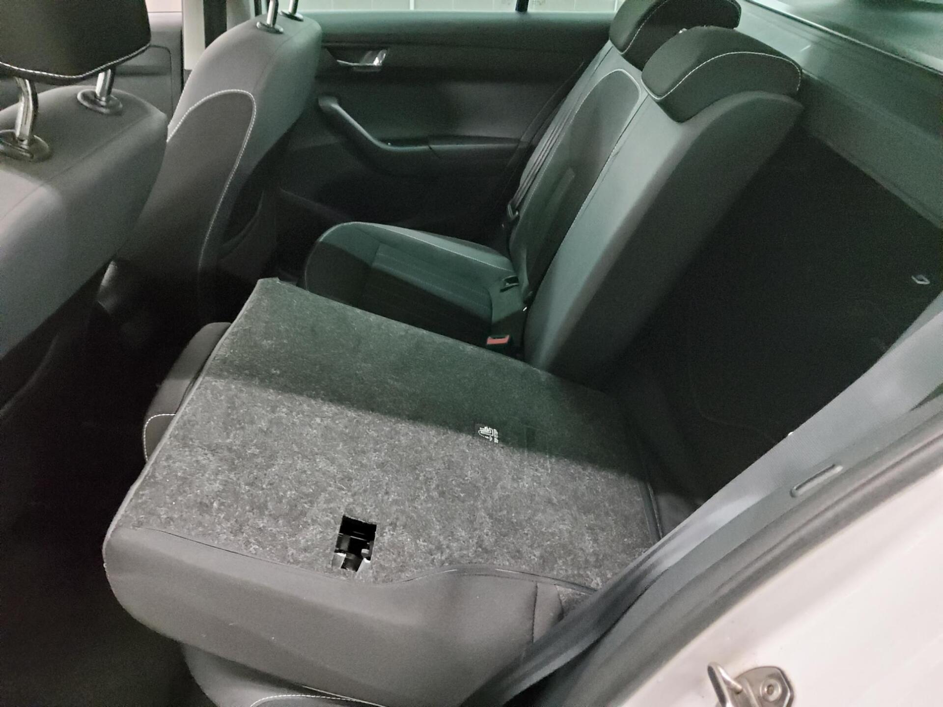 Skoda Fabia Kombi 1.0 TSI Style Navi PDC SHZ 12