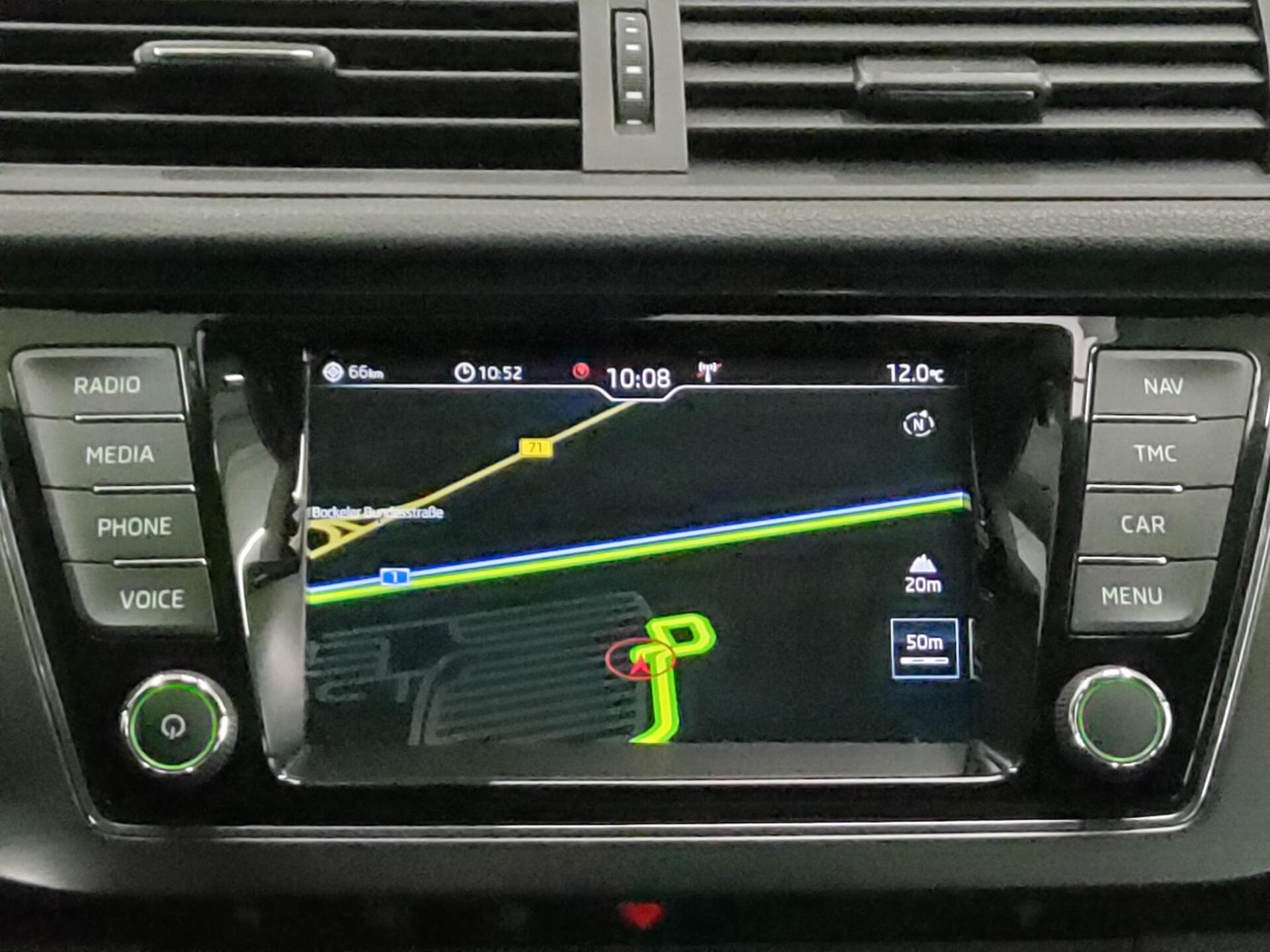 Skoda Fabia Kombi 1.0 TSI Style Navi PDC SHZ 7