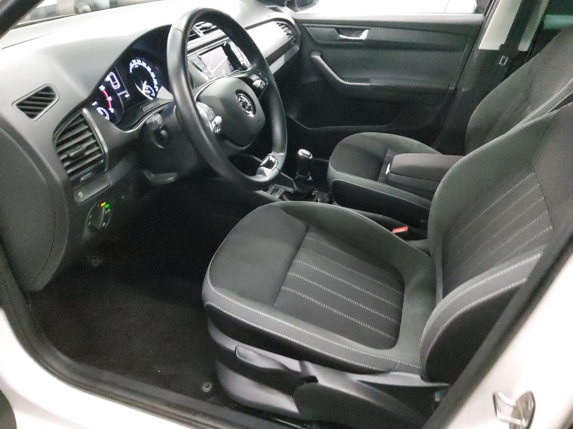 Skoda Fabia Kombi 1.0 TSI Style Navi PDC SHZ 8