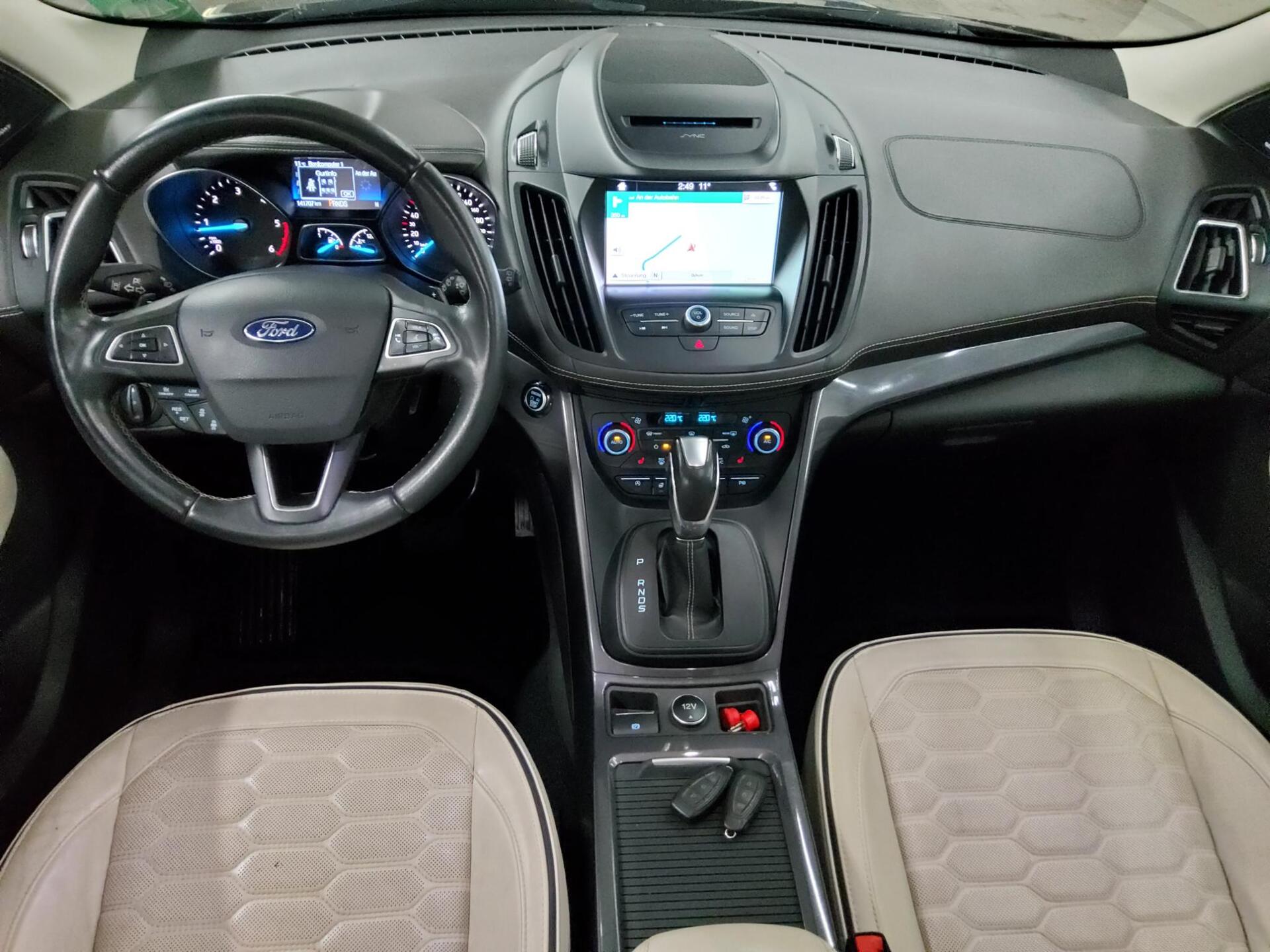 Ford Kuga 2.0 TDCI 4x4 Vignale Navi Xenon Pano AHK 5