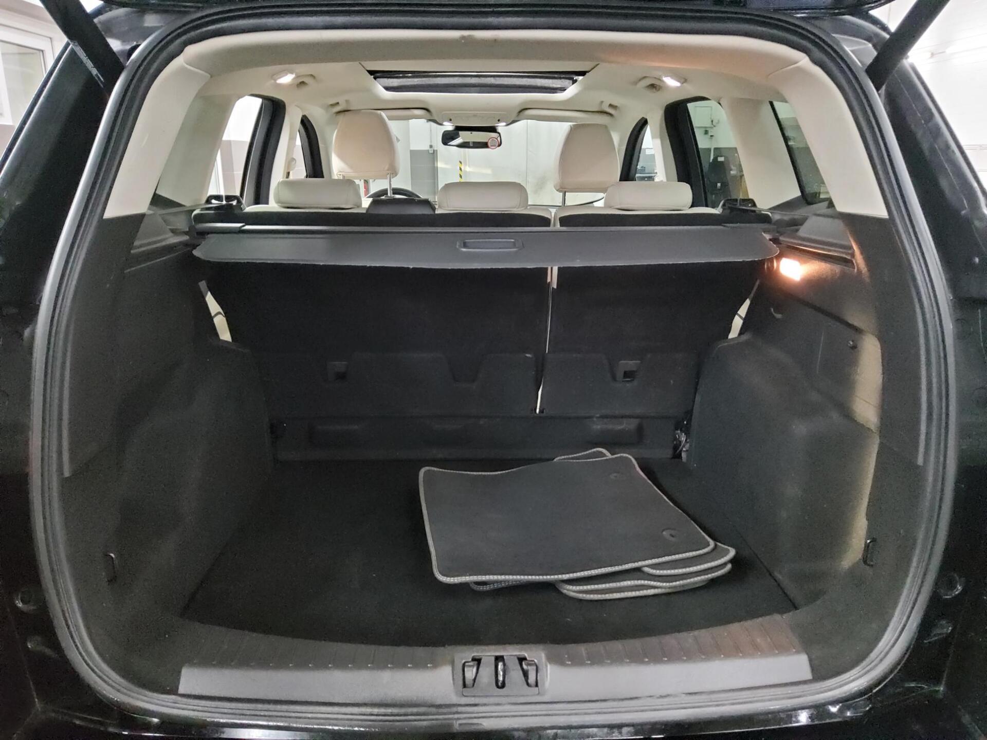 Ford Kuga 2.0 TDCI 4x4 Vignale Navi Xenon Pano AHK 13