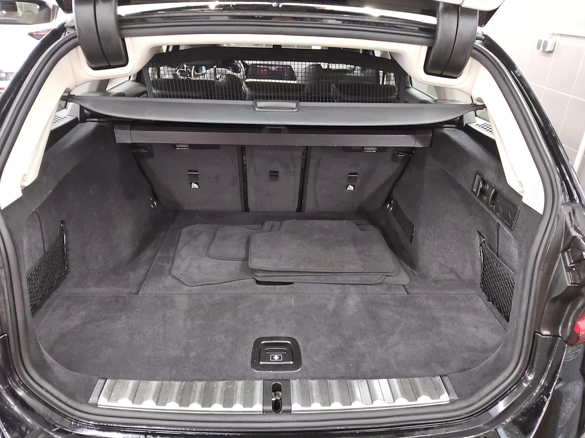 BMW 318dA Touring Advantage Leder Navi Laser LC Pro 12