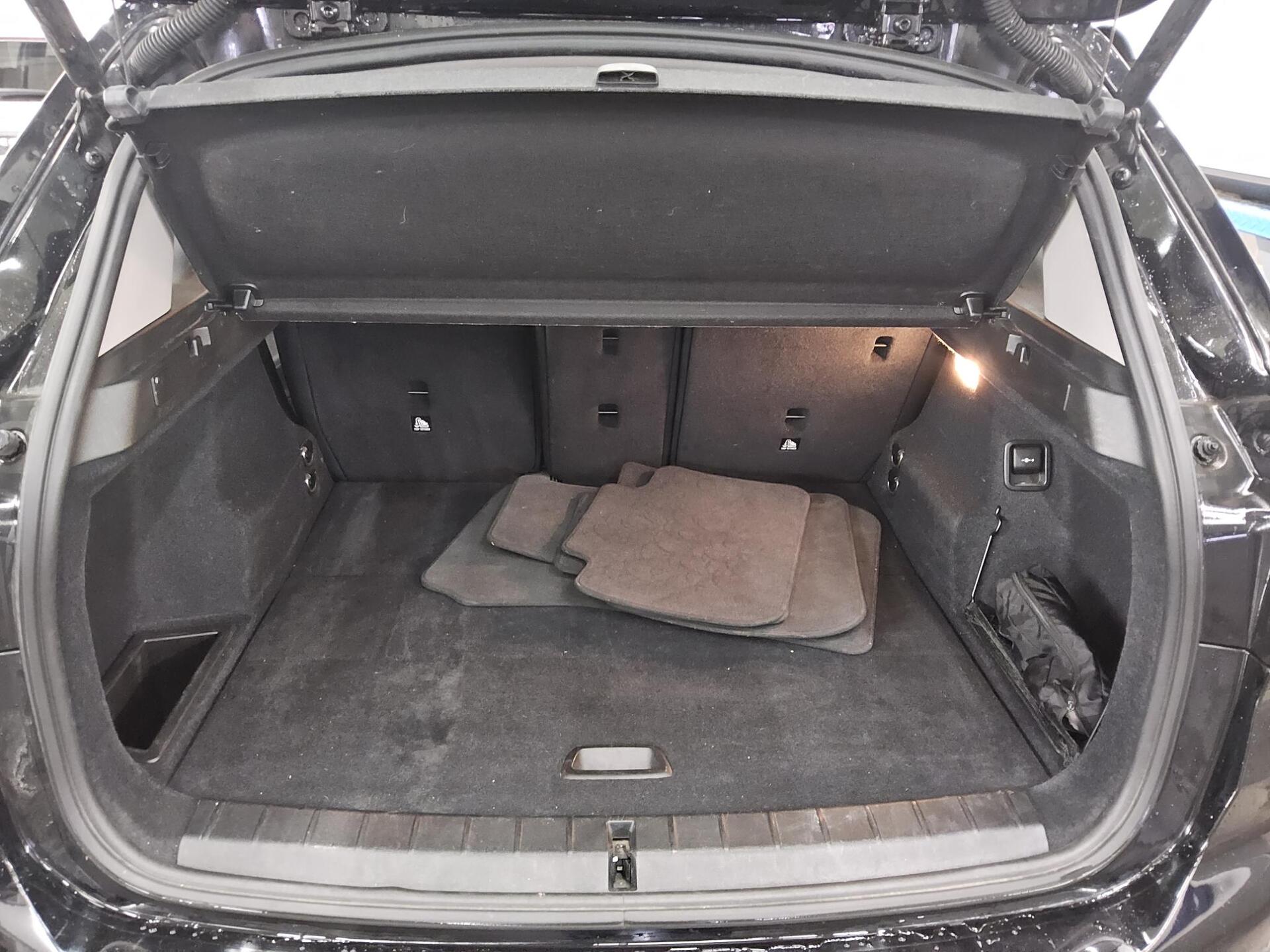 BMW X1 sDrive18d Leder Navi Pano Shz 11