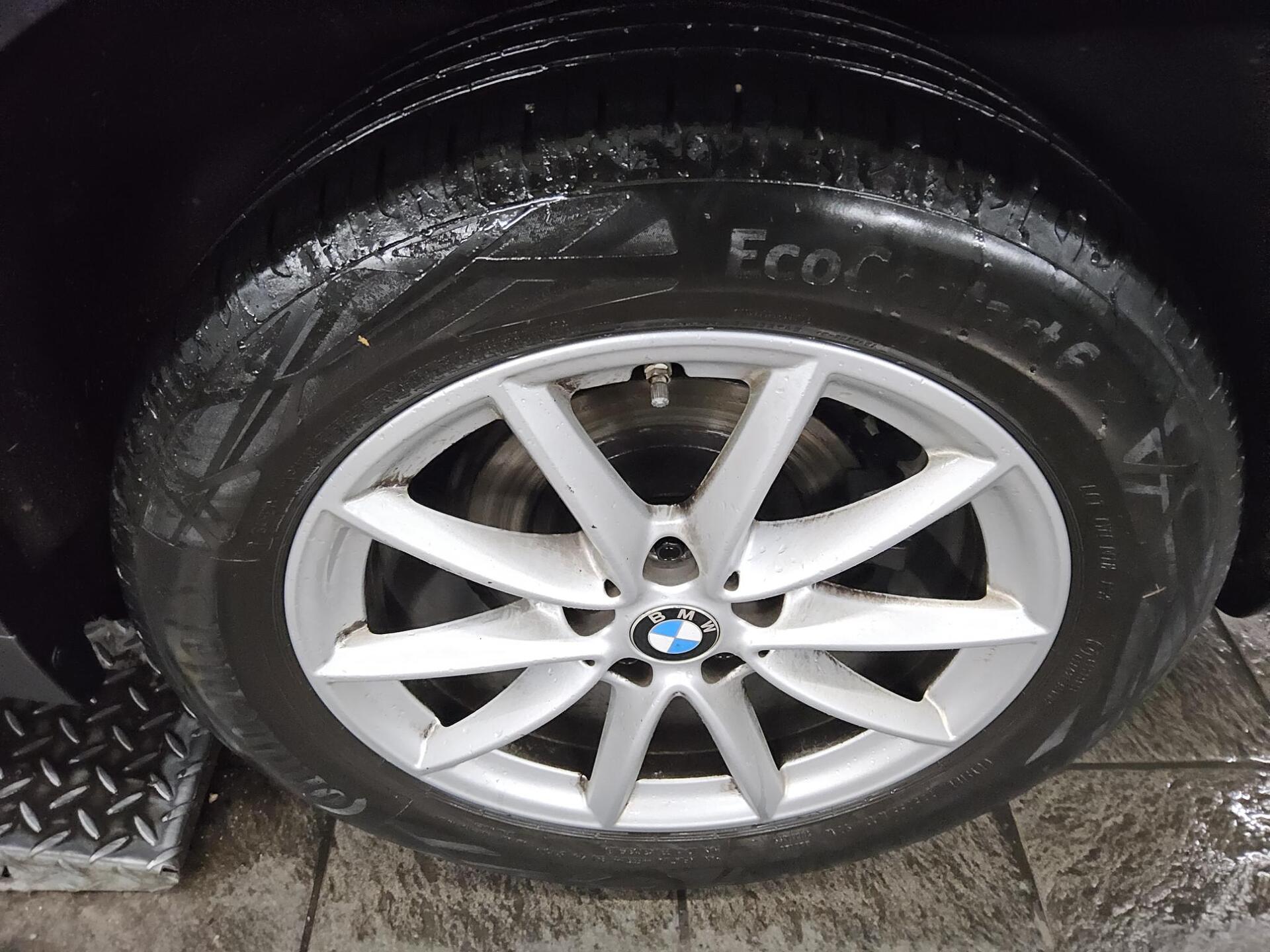 BMW X1 sDrive18d Leder Navi Pano Shz 10