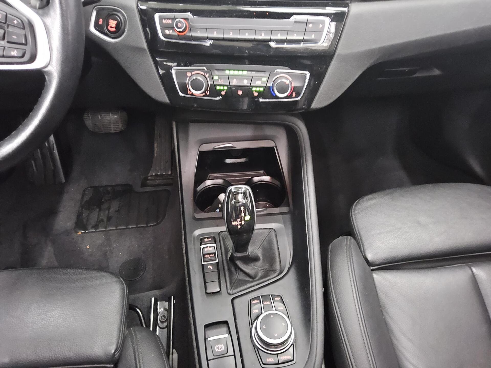 BMW X1 sDrive18d Leder Navi Pano Shz 6