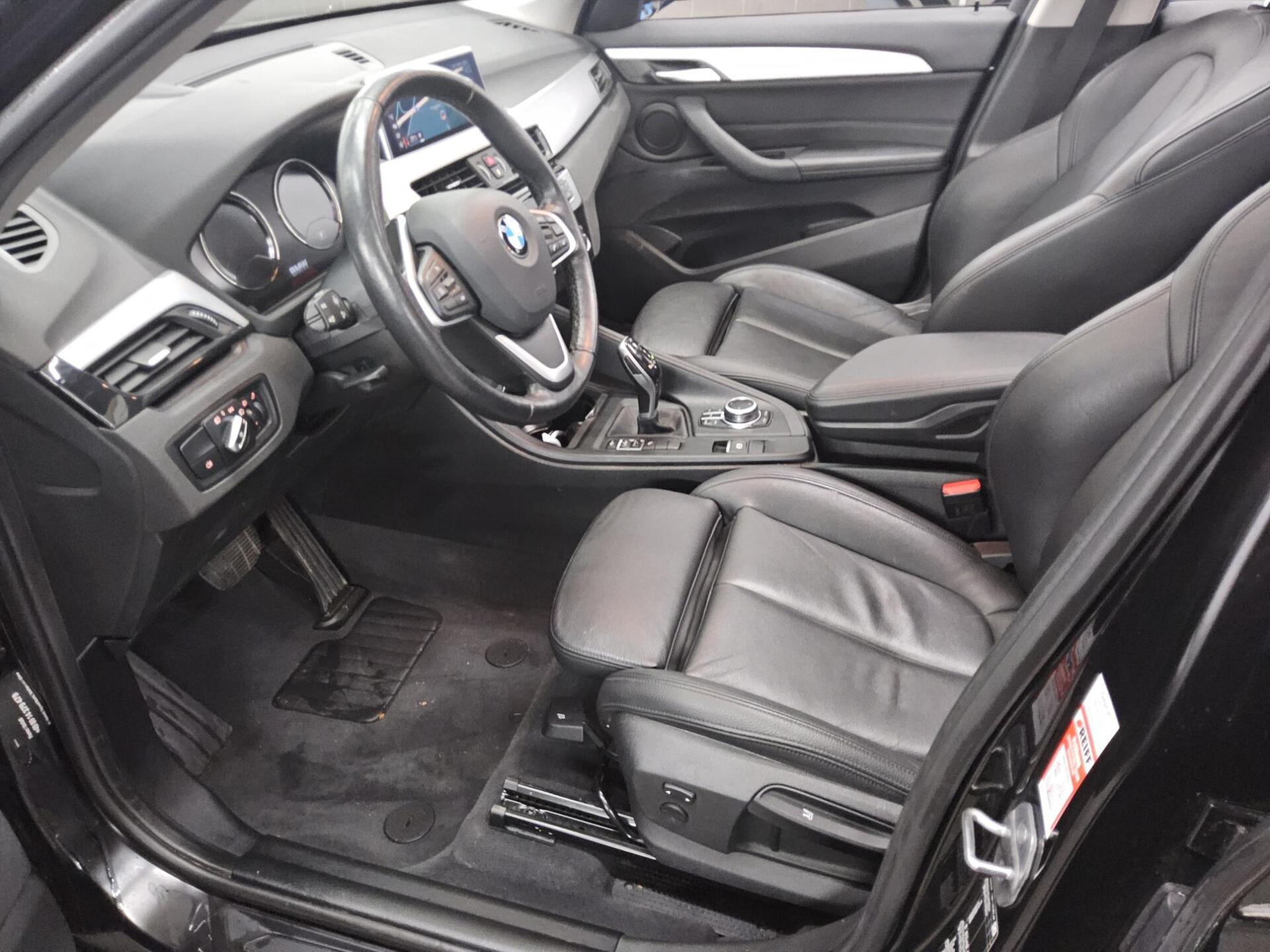BMW X1 sDrive18d Leder Navi Pano Shz 8
