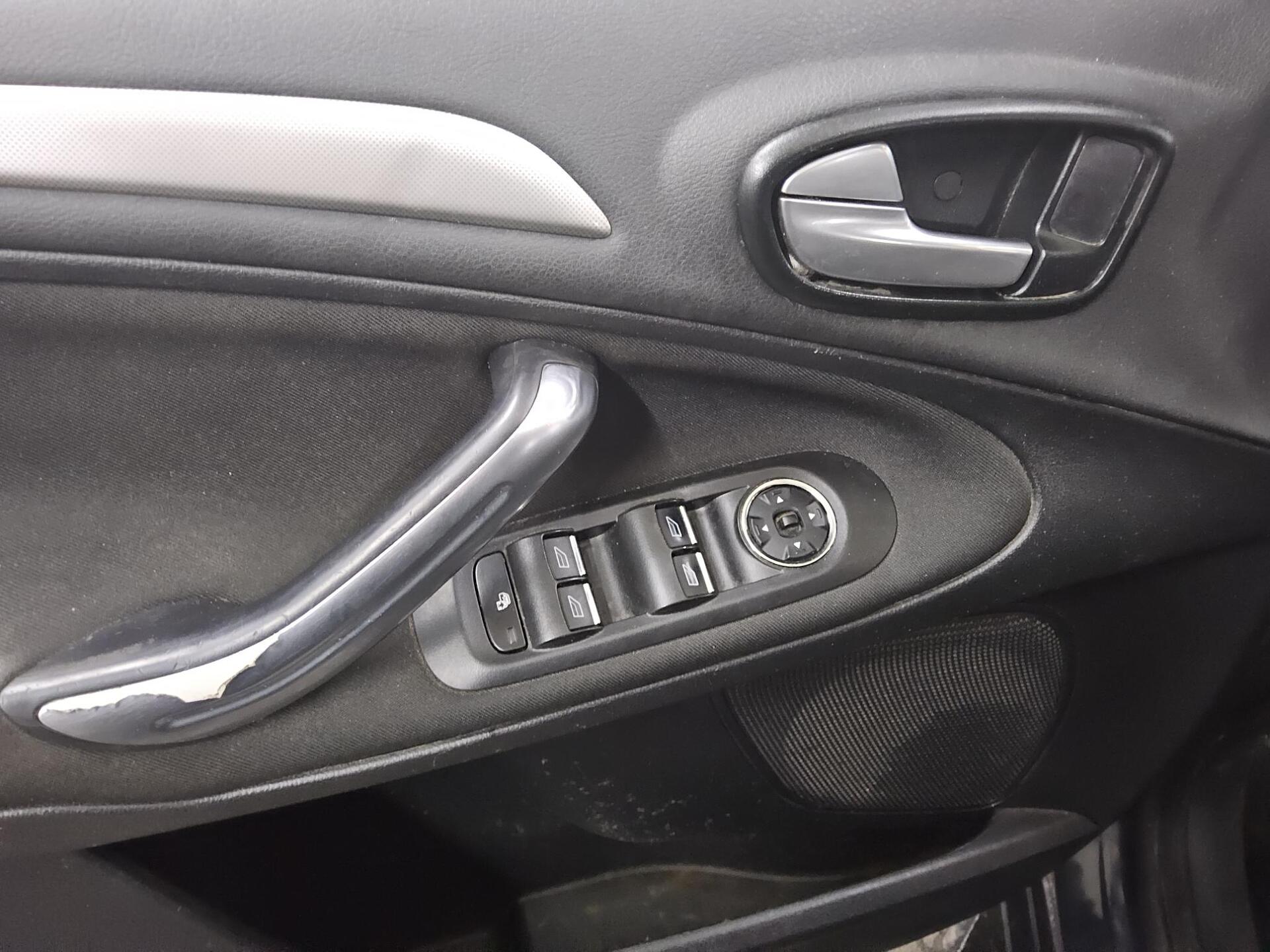 Ford Galaxy 2.0 TDCi Trend 5-Sitzer Navi AHK Shz PDC 9