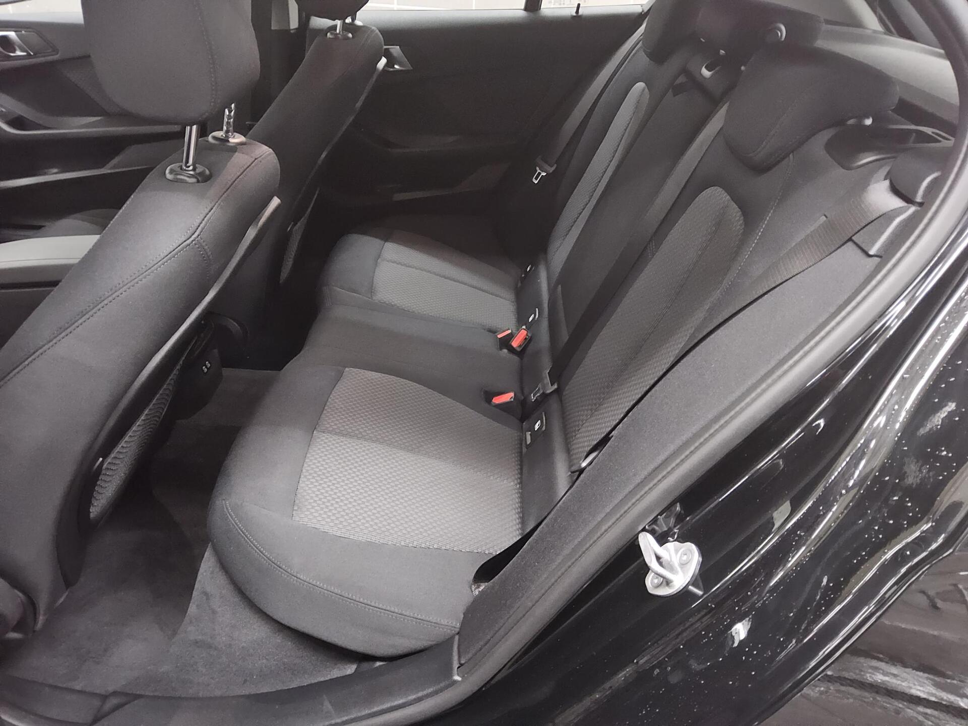 BMW 118d Navi LED LC-Pro PDC Shz 13