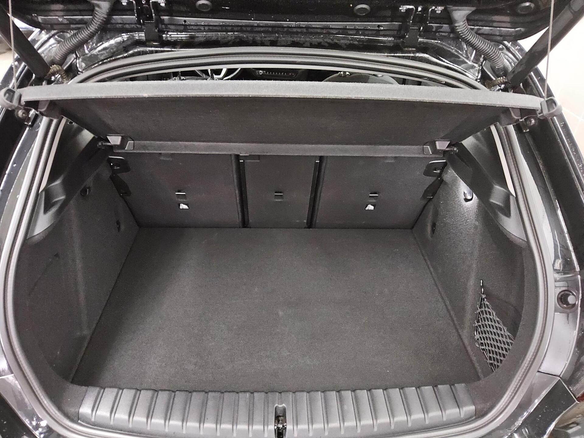 BMW 118d Navi LED LC-Pro PDC Shz 12