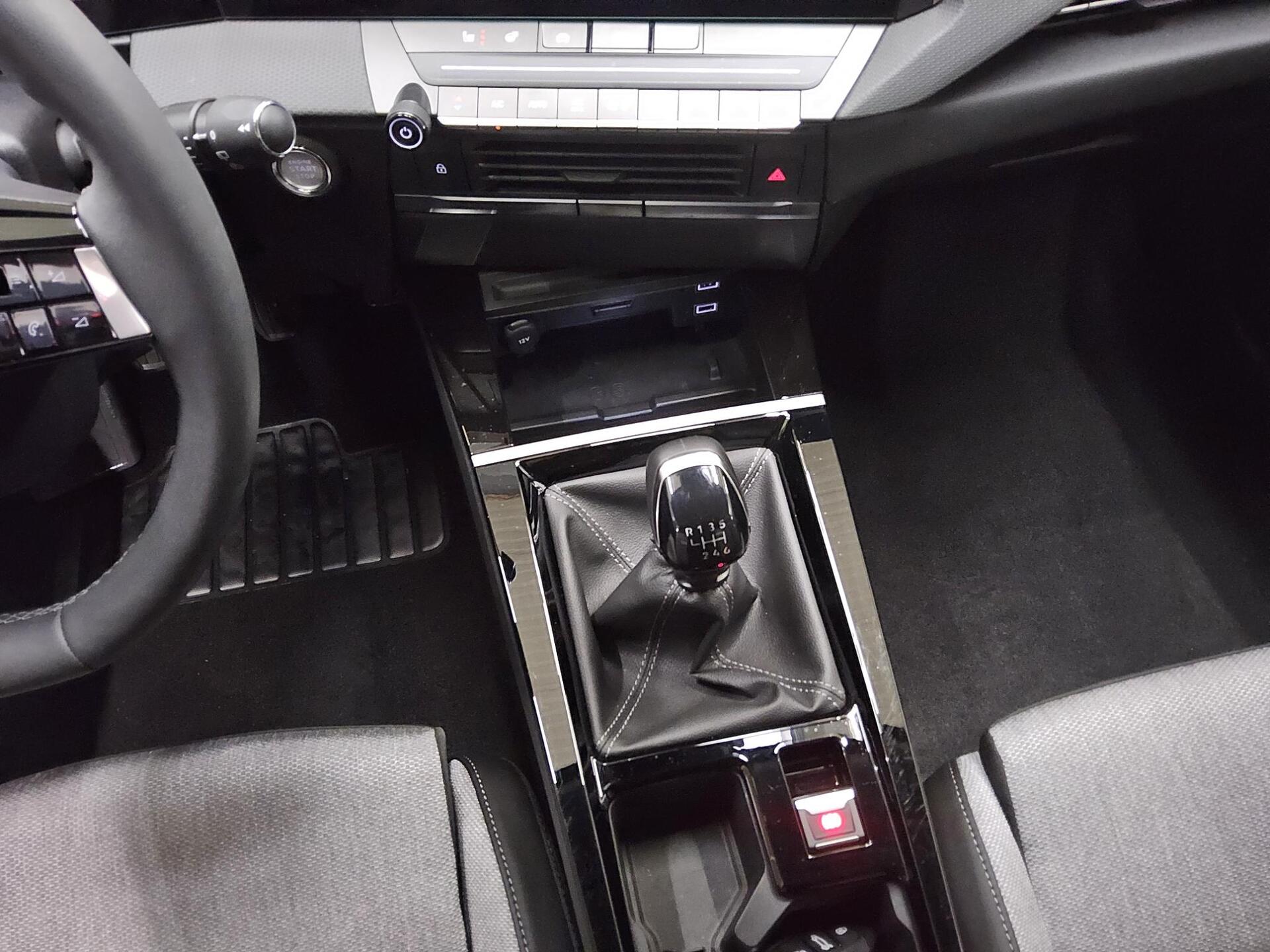 Opel Astra ST 1.2 Turbo Business Elegance Navi LED 6