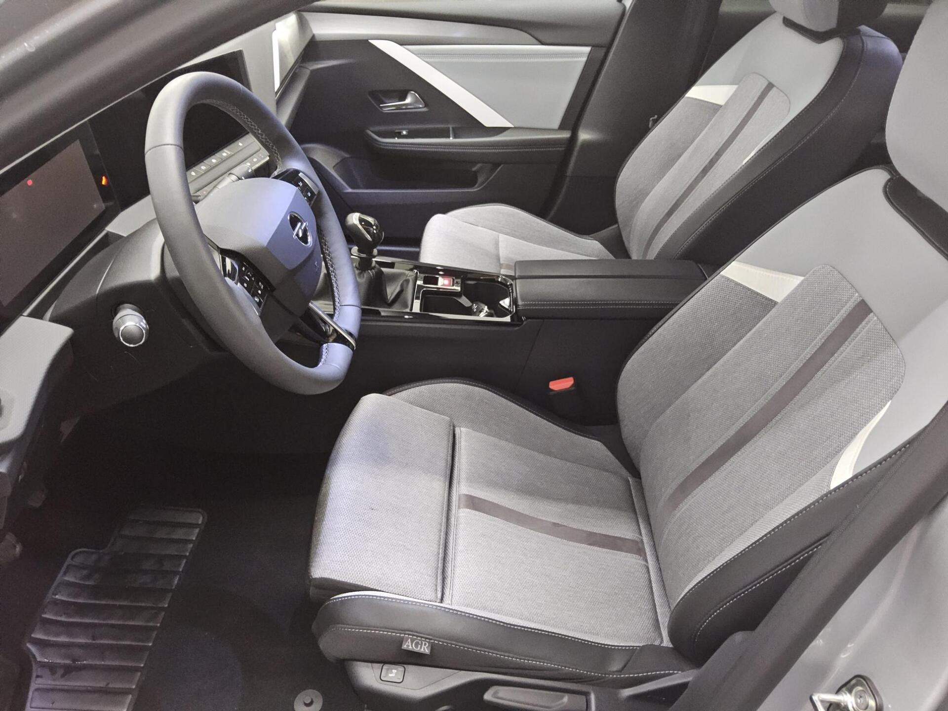 Opel Astra ST 1.2 Turbo Business Elegance Navi LED 8