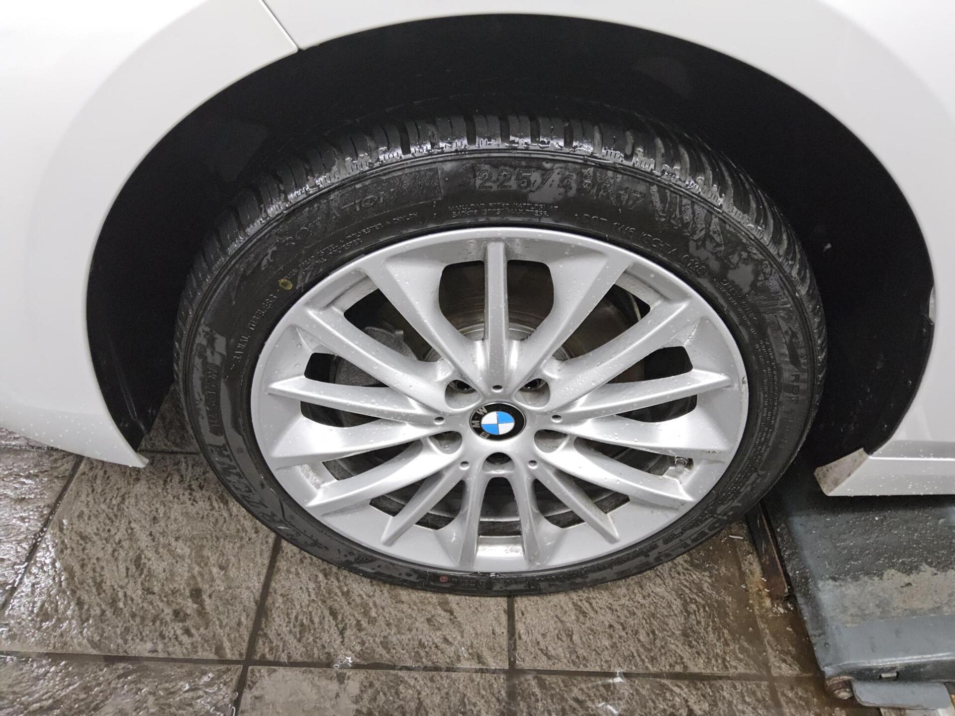 BMW 116dA Advantage T-Leder Navi LED LC prof. 11