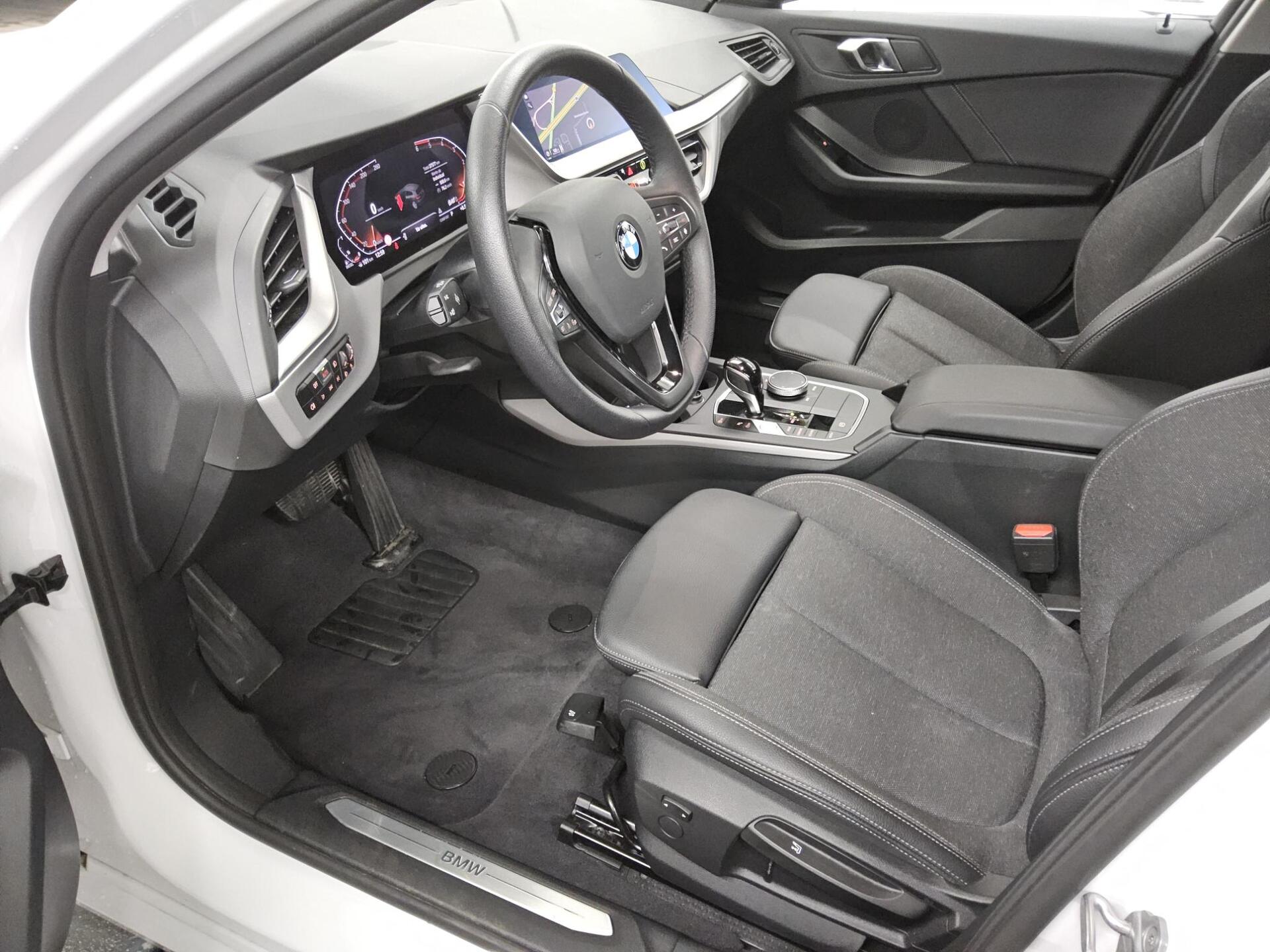 BMW 116dA Advantage T-Leder Navi LED LC prof. 8