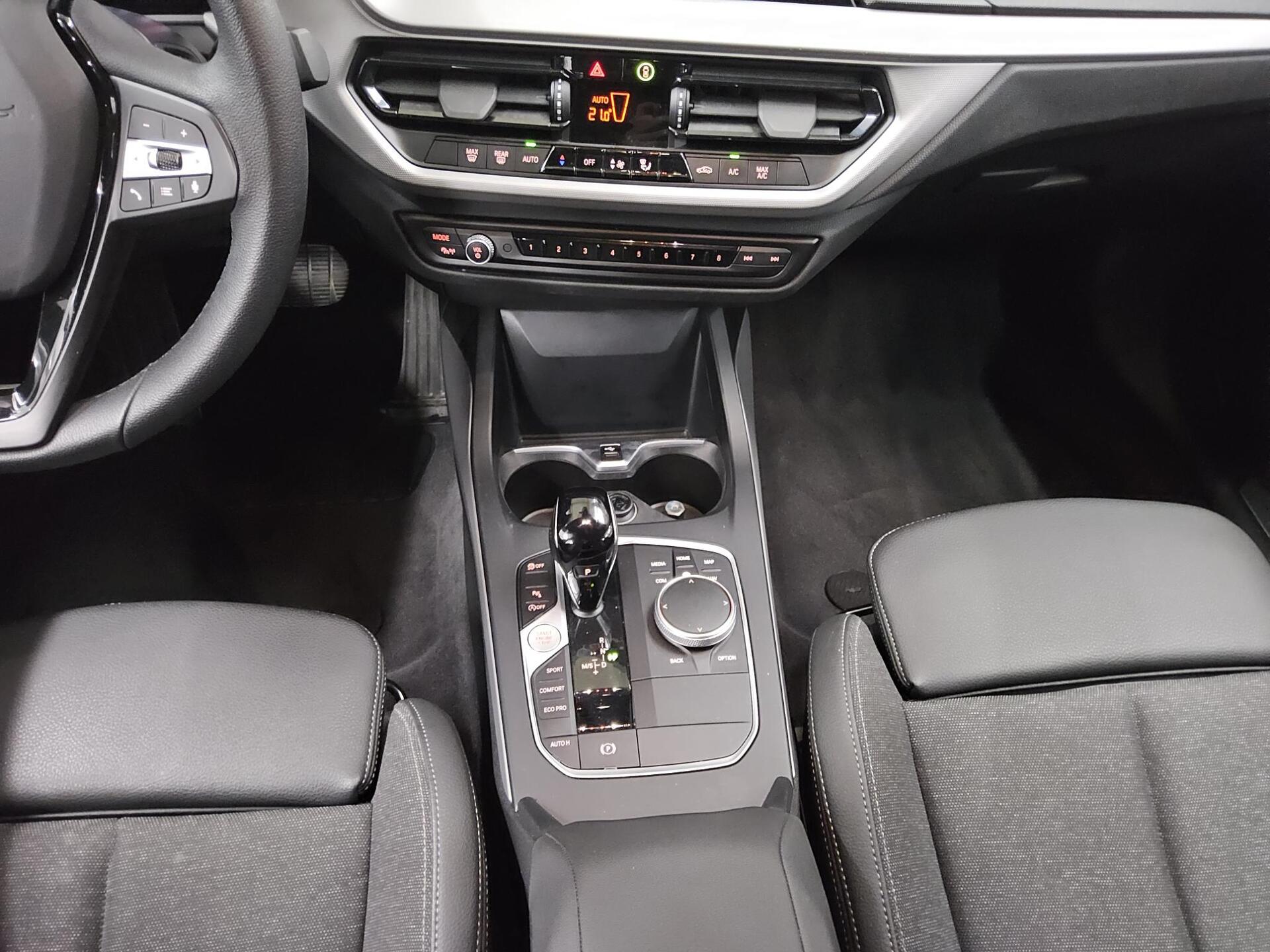 BMW 116dA Advantage T-Leder Navi LED LC prof. 6