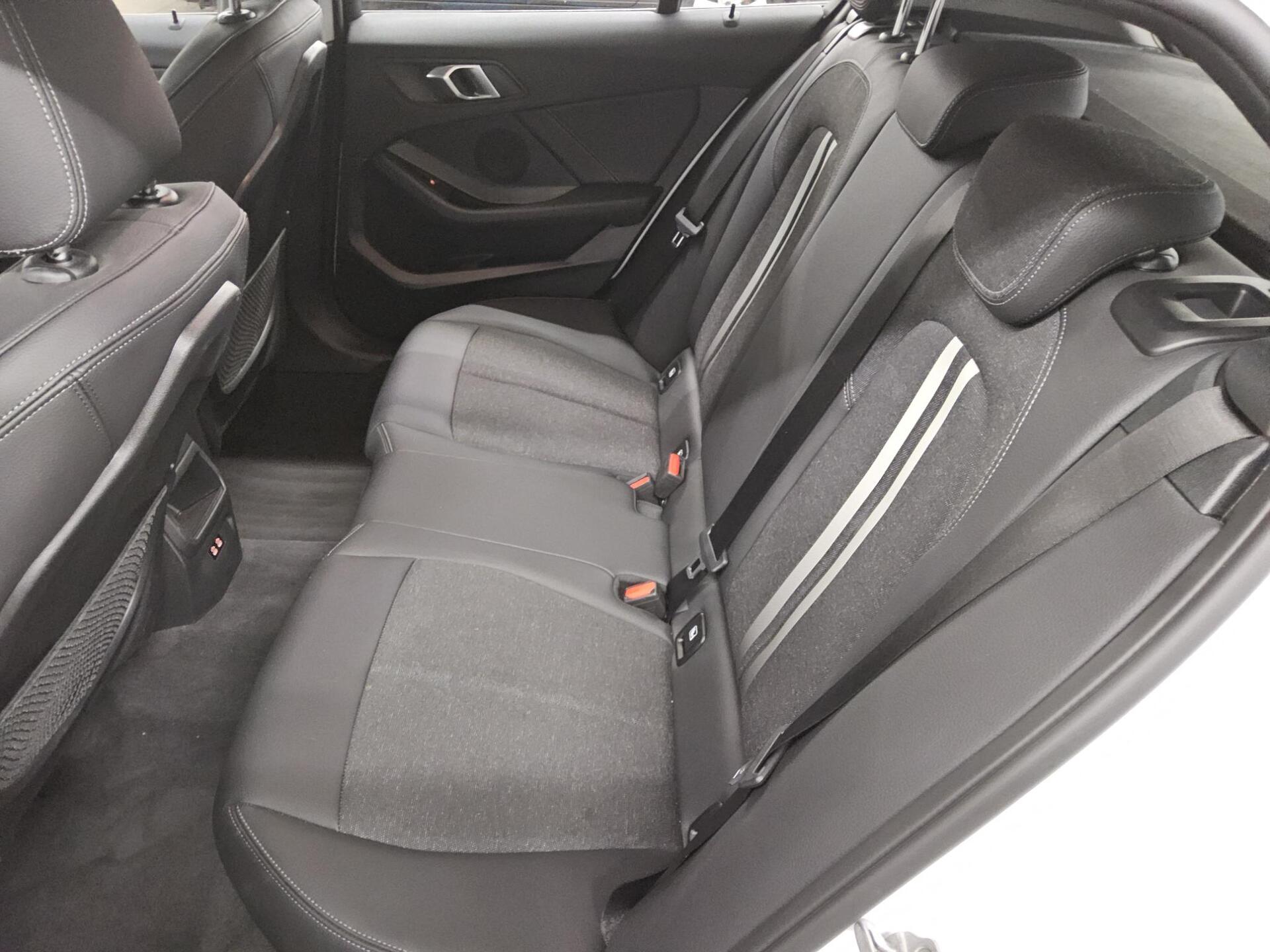 BMW 116dA Advantage T-Leder Navi LED LC prof. 13