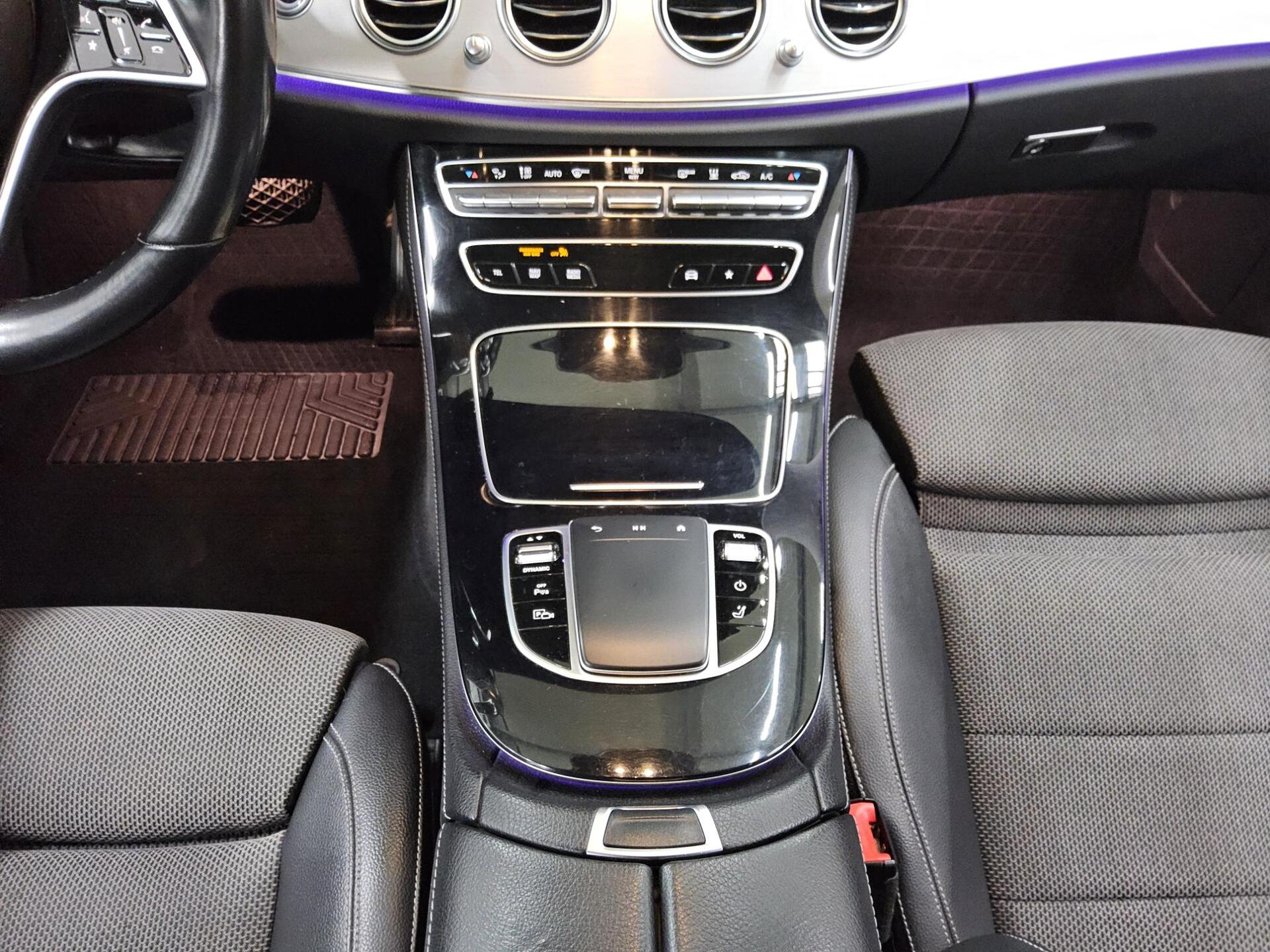 Mercedes-Benz E 300 T de Avantgarde Navi MB-LED Wide Burm. HuD 6