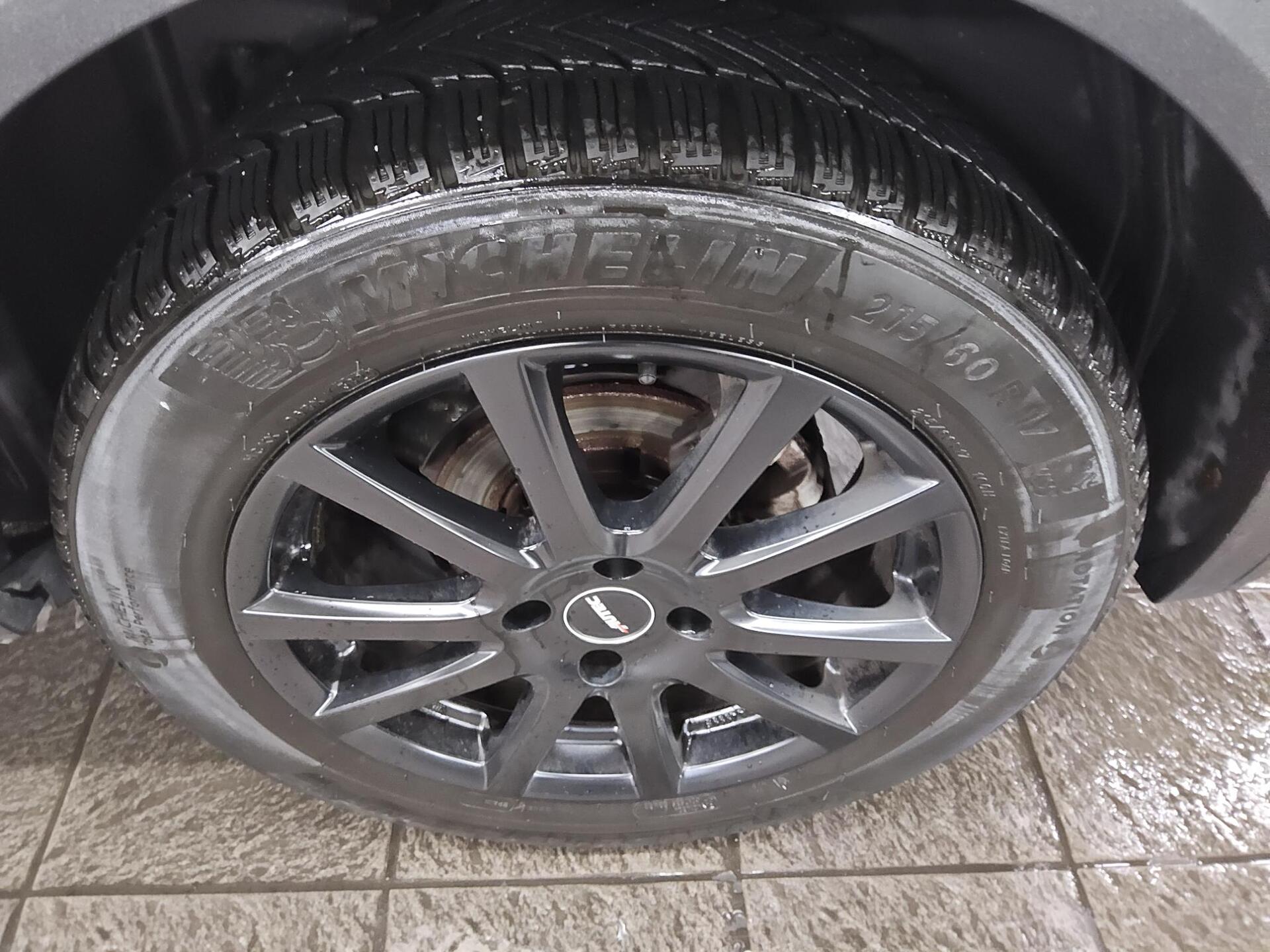 Peugeot 2008 1.5 BlueHDI Allure T-Leder Navi LED AHK ACC 11