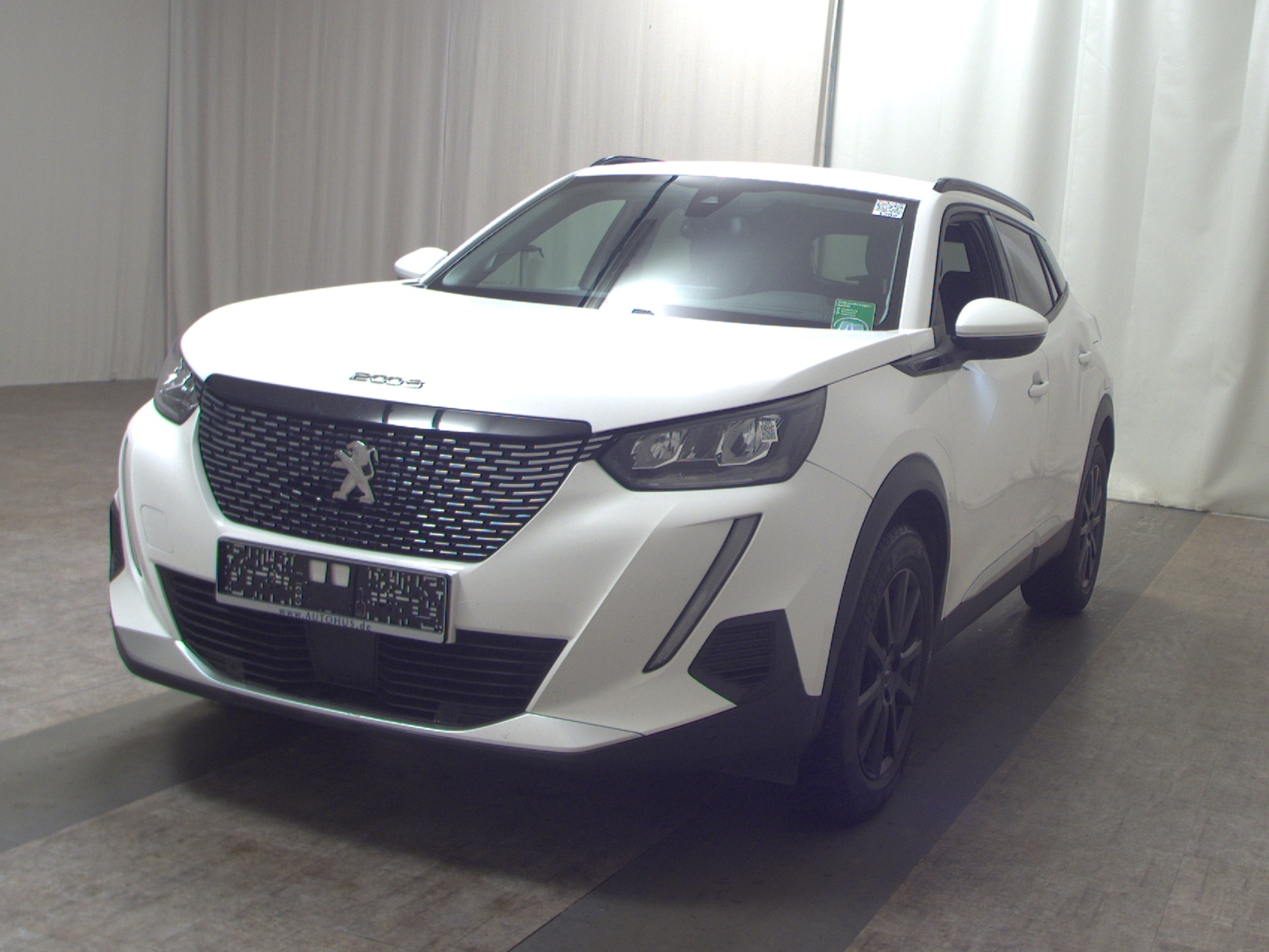 Peugeot 2008 1.5 BlueHDI Allure T-Leder Navi LED AHK ACC 2