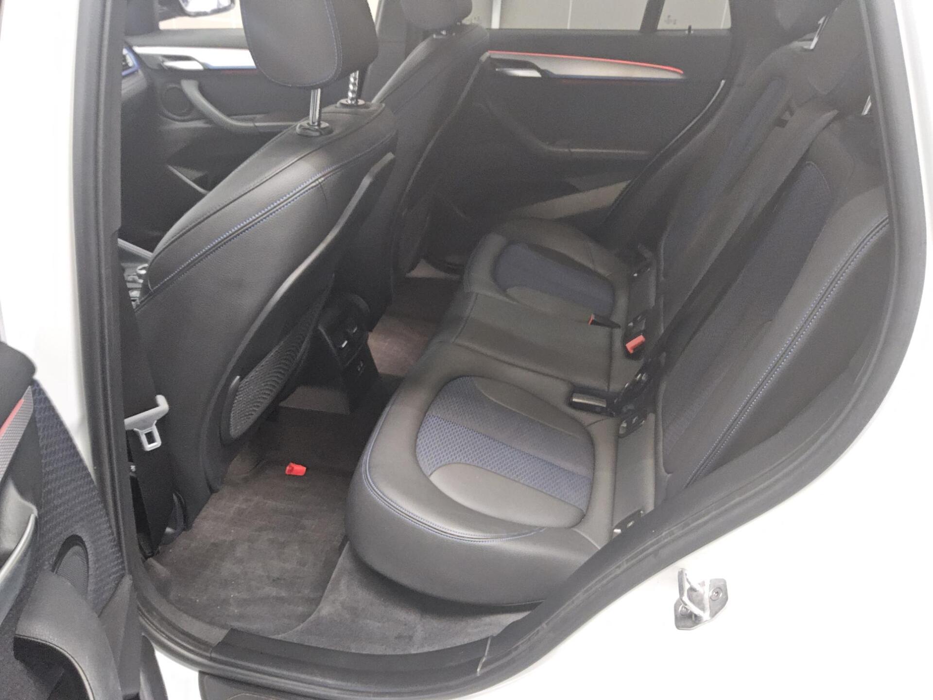 BMW X1 sDrive18d M-Sport Navi LED AHK ACC Shz PDC 13