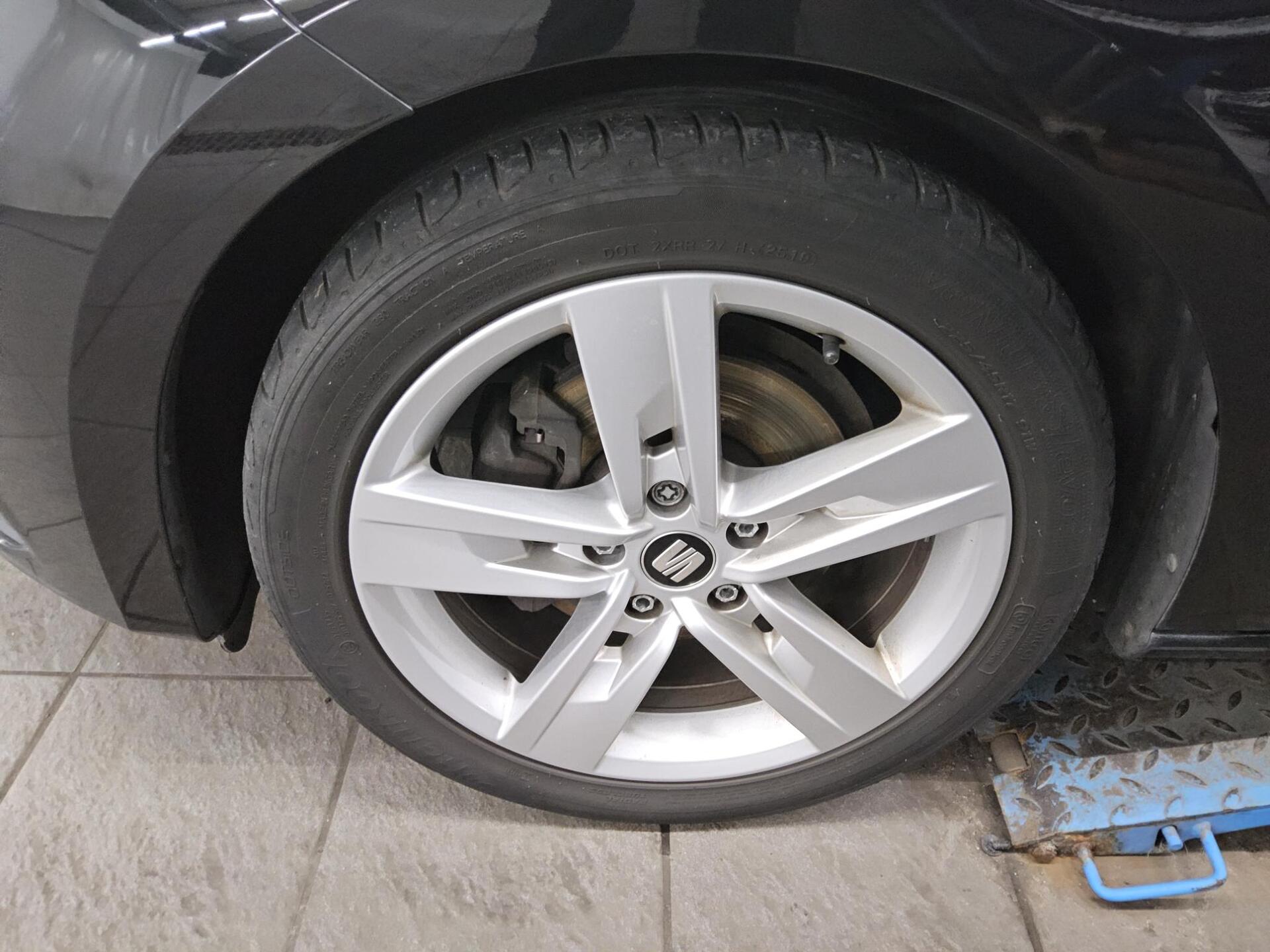 Seat Leon Sportstourer 2.0 TDI FR-Line Navi LED Shz 11