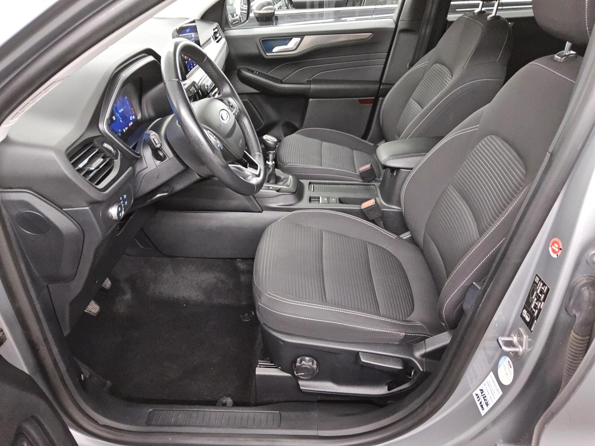 Ford Kuga 1.5 EB Titanium Navi LED RFK ACC HuD RfK 9