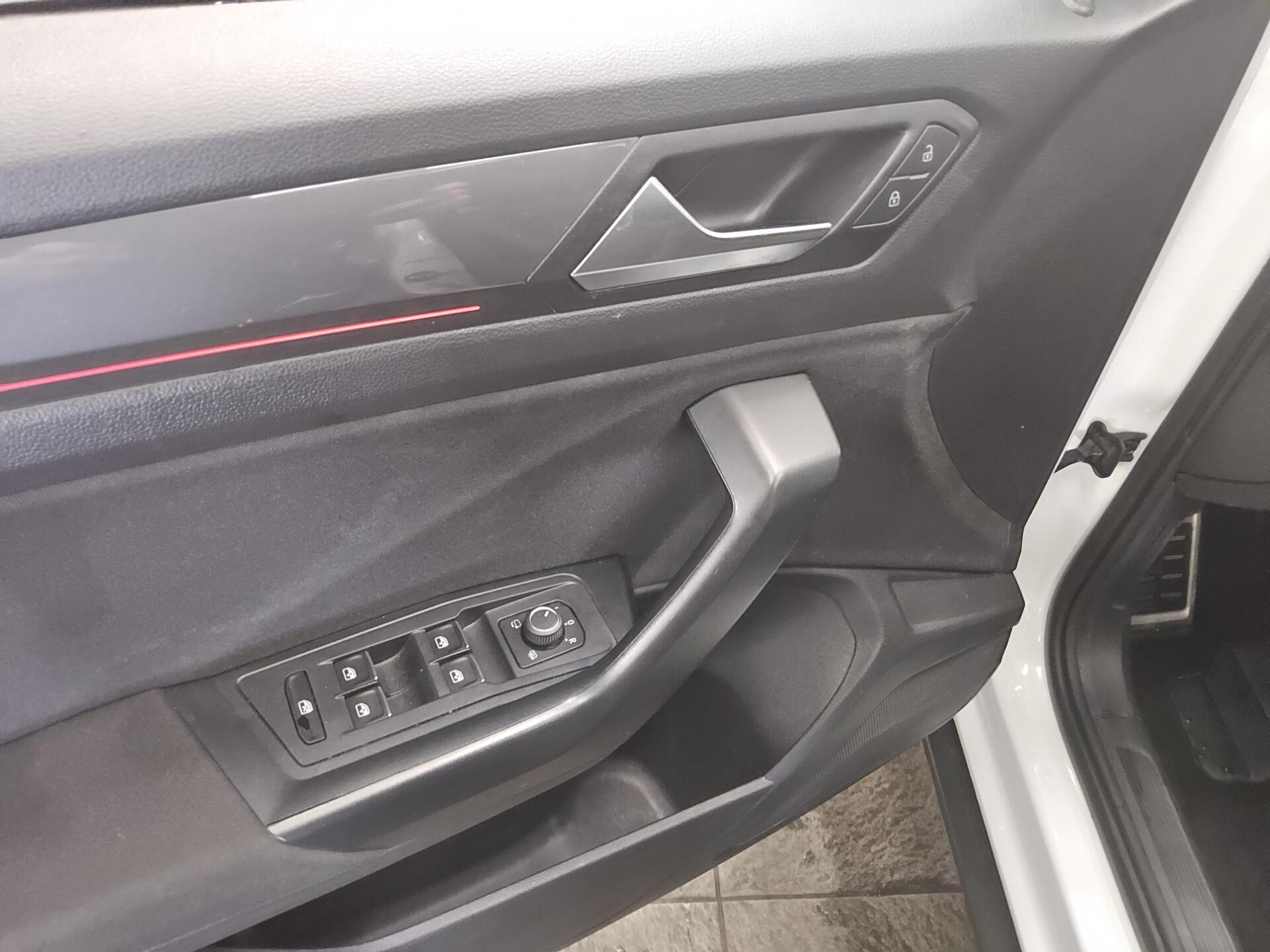 Volkswagen T-Roc 2.0 TDI Sport Navi LED Pano AHK Kamera SHZ 9