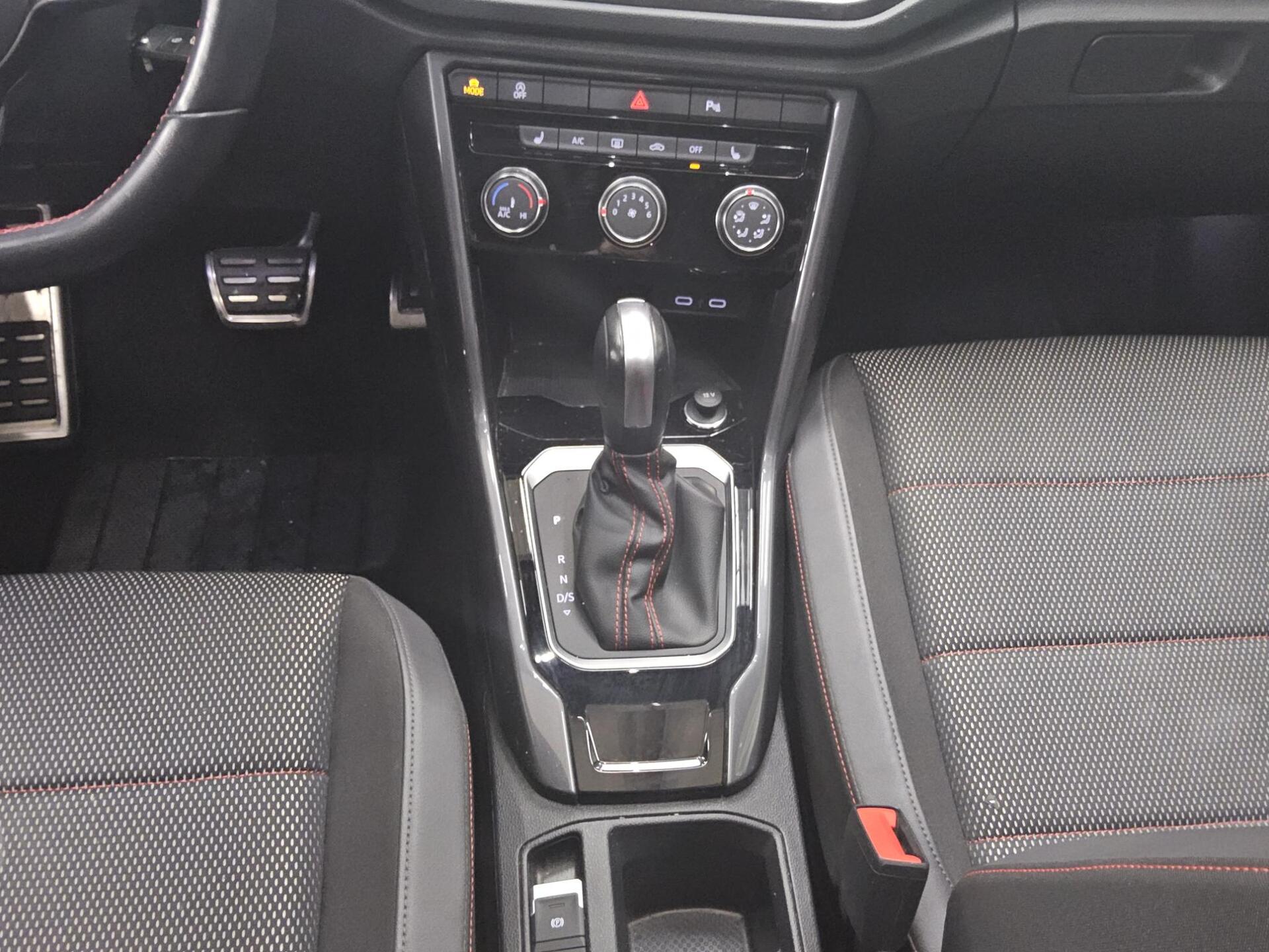 Volkswagen T-Roc 2.0 TDI Sport Navi LED Pano AHK Kamera SHZ 6