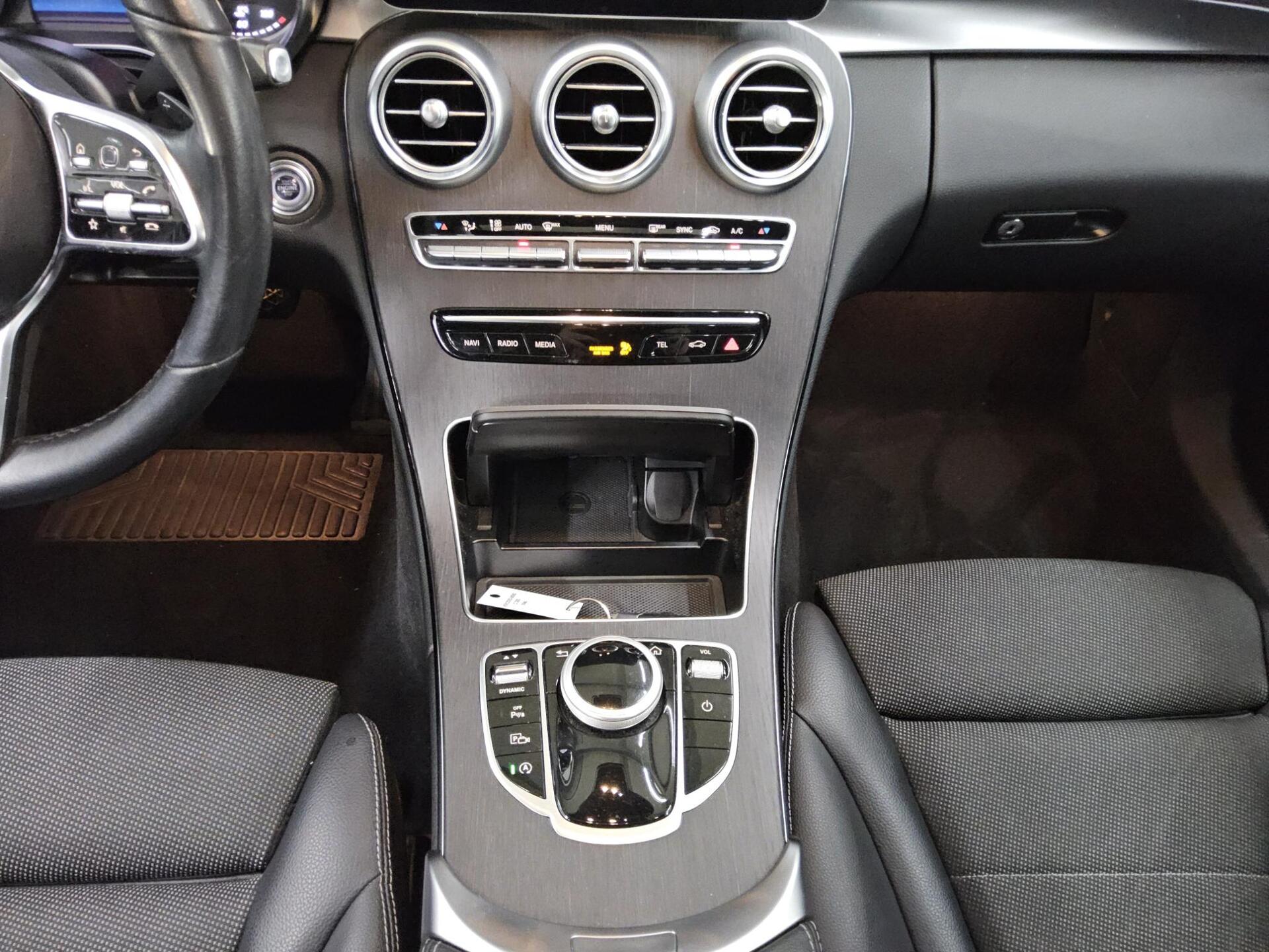 Mercedes-Benz C 300 T d Avantgarde Navi LED Panorama 6