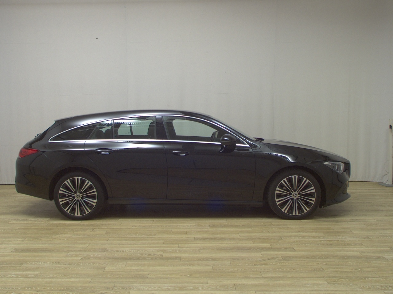 Mercedes-Benz CLA 220 SB d Progressive Navi LED AHK Kamera