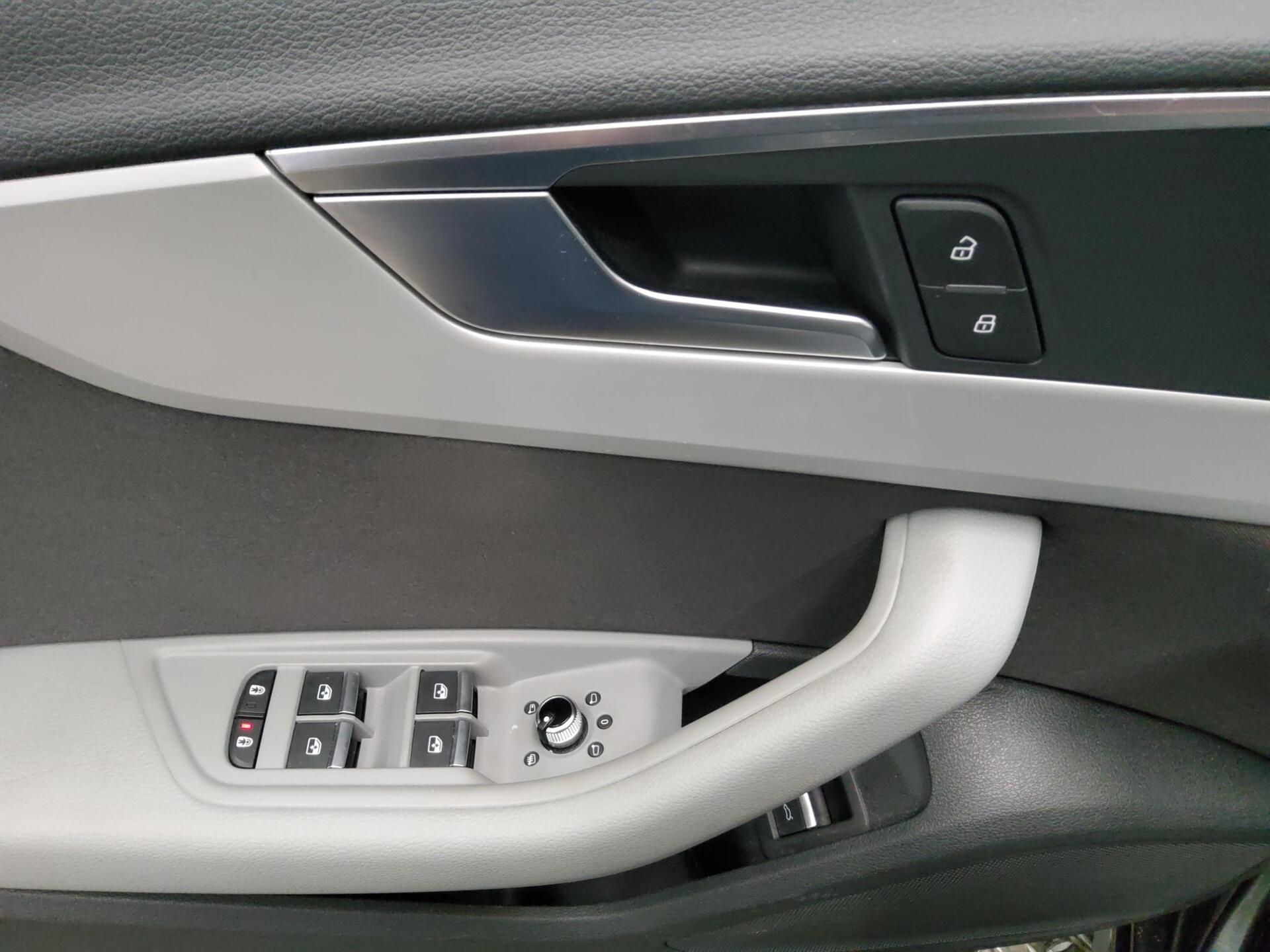 Audi A4 Avant 40 TFSI Qu. S-Line Navi+ LED vc+ ACC 10