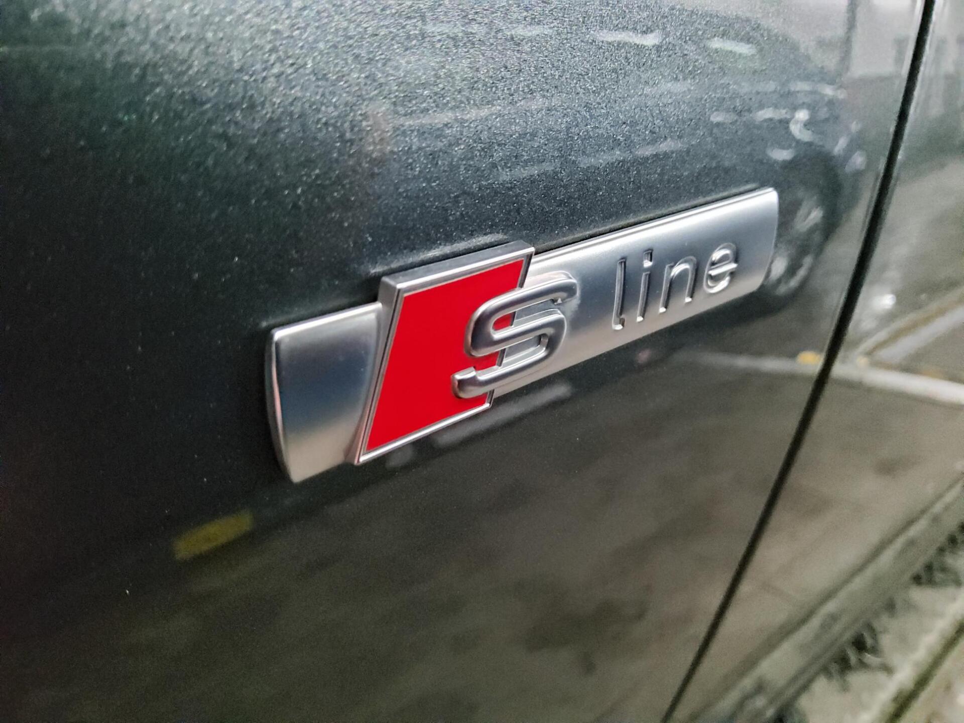 Audi A4 Avant 40 TFSI Qu. S-Line Navi+ LED vc+ ACC 12