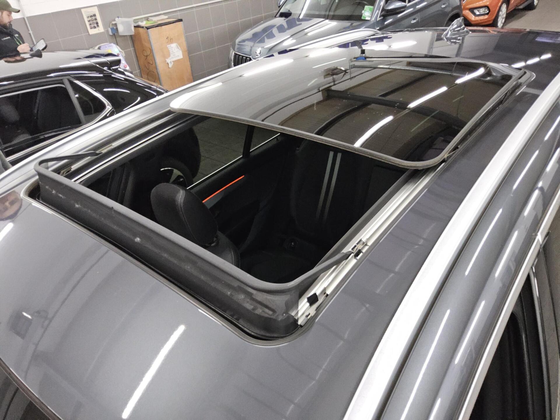 BMW 220 Gran Tourer M-Sport 7-Sitze Nav LED Pano H-K 12