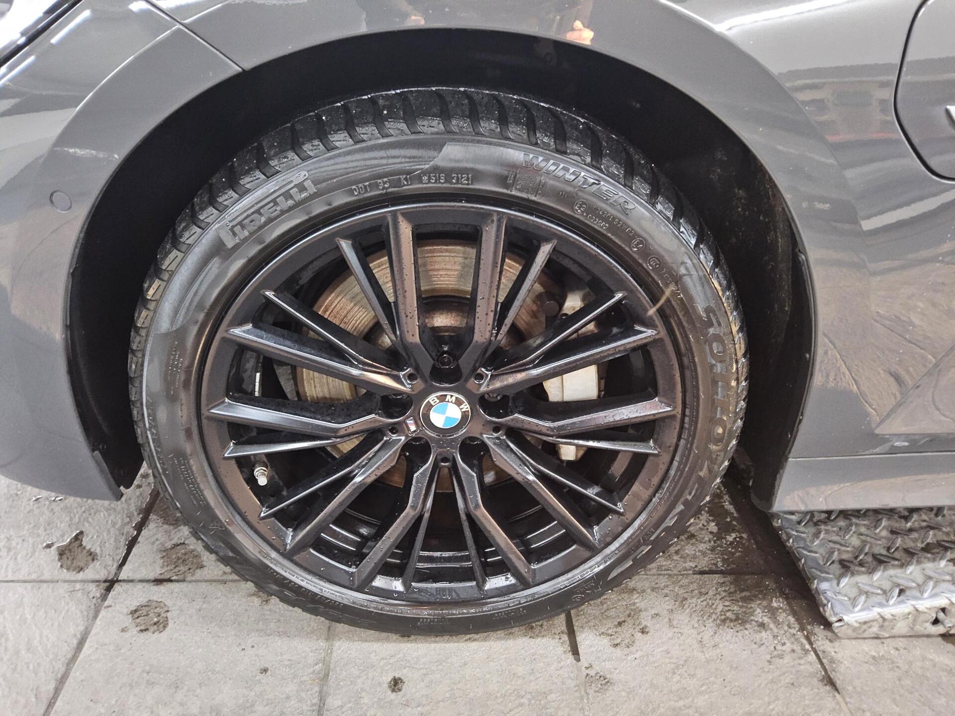 BMW 330e Touring Sport-Line Navi Laser LC-Pro Pano 11