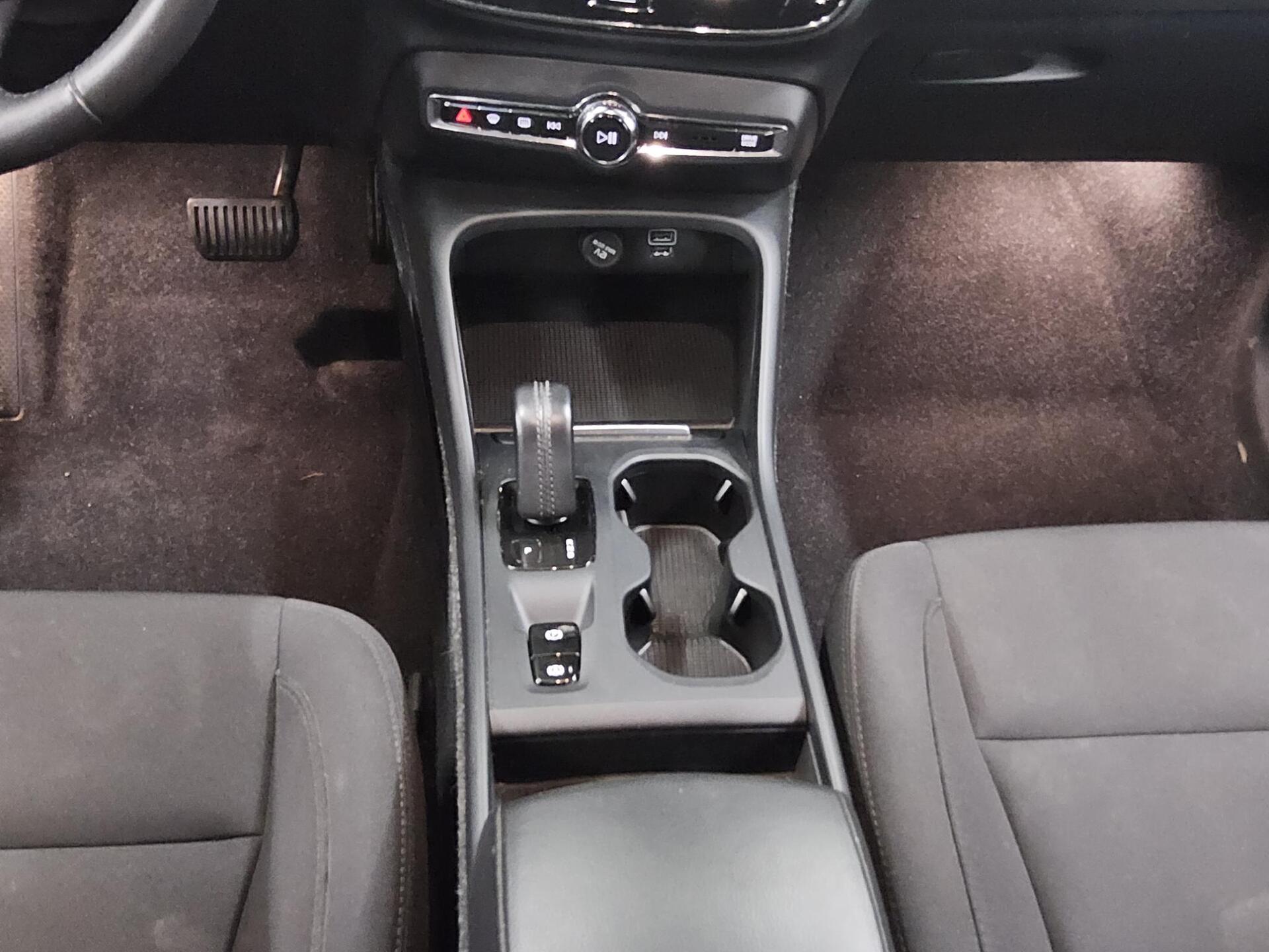 Volvo XC40 T4 Recharge Inscription Navi LED RfK Shz 6