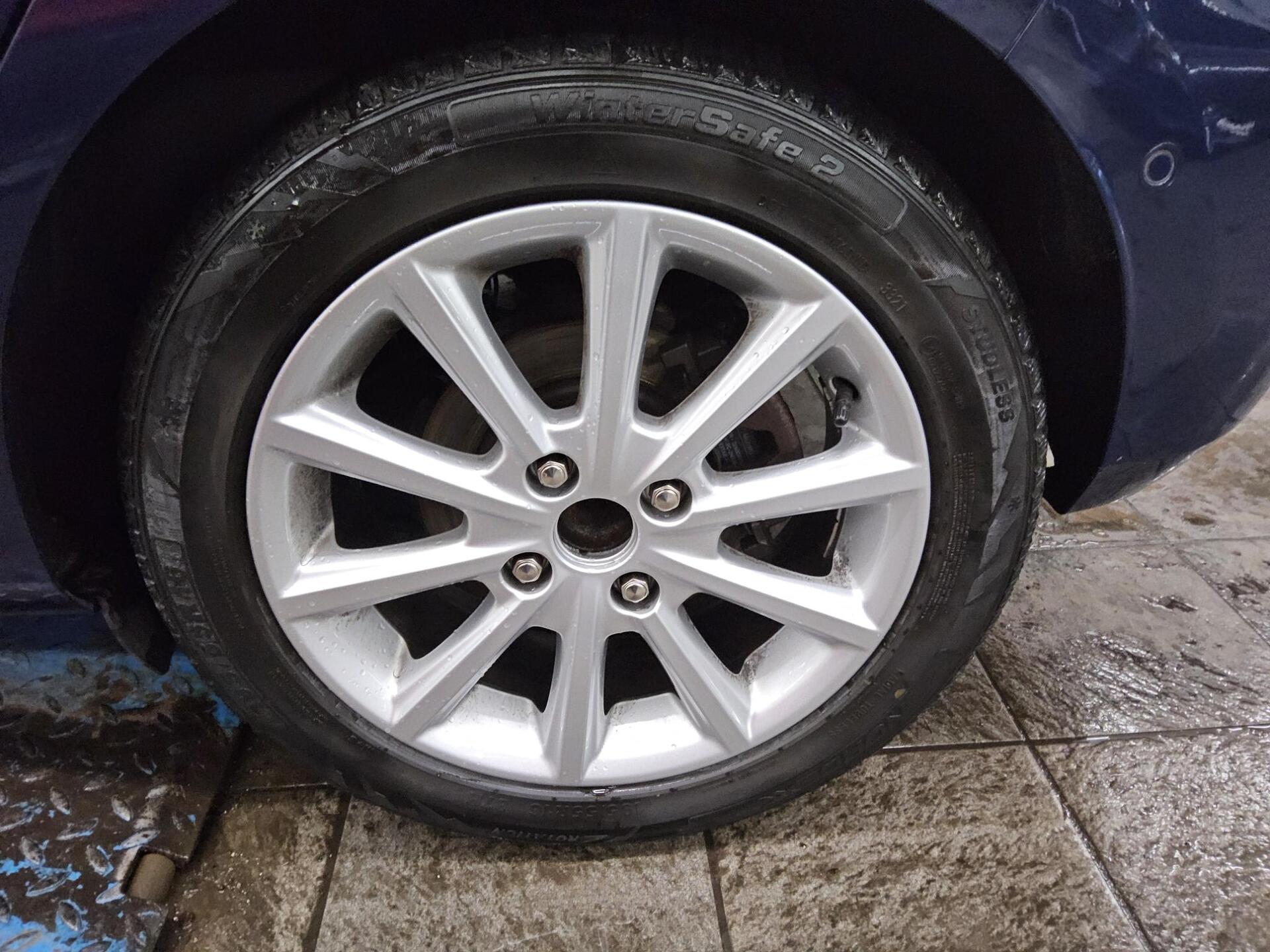 Ford Fiesta 1.0 EB Titanium PDC SHZ Klima 10